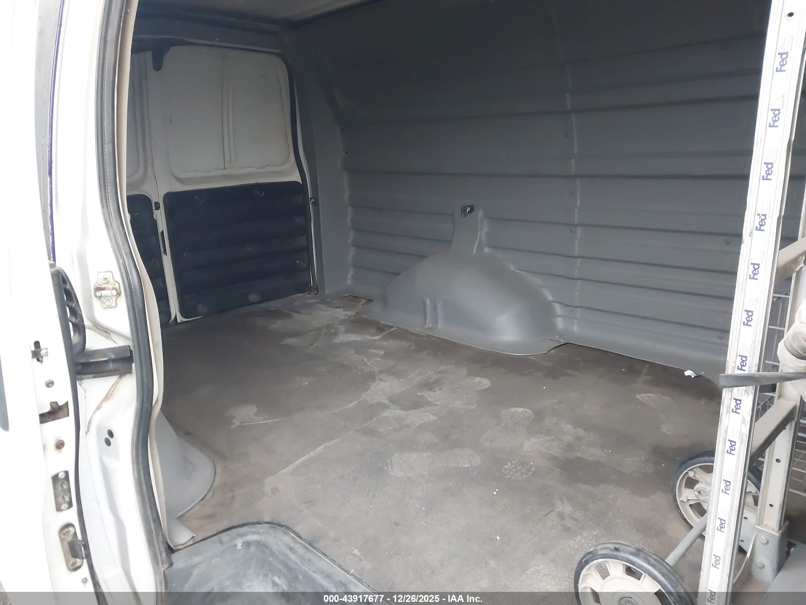 CHEVROLET EXPRESS image 8