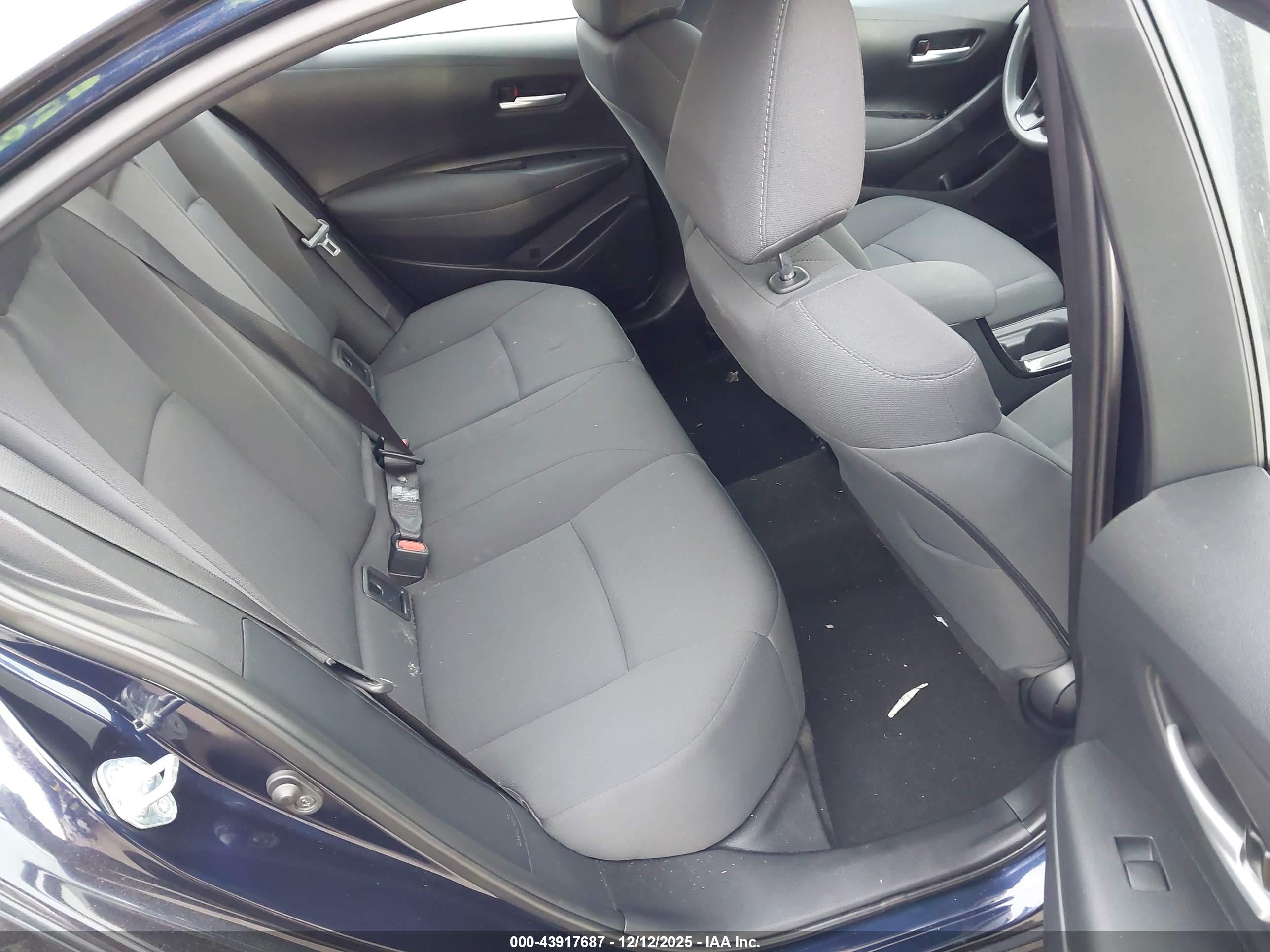 TOYOTA COROLLA image 8