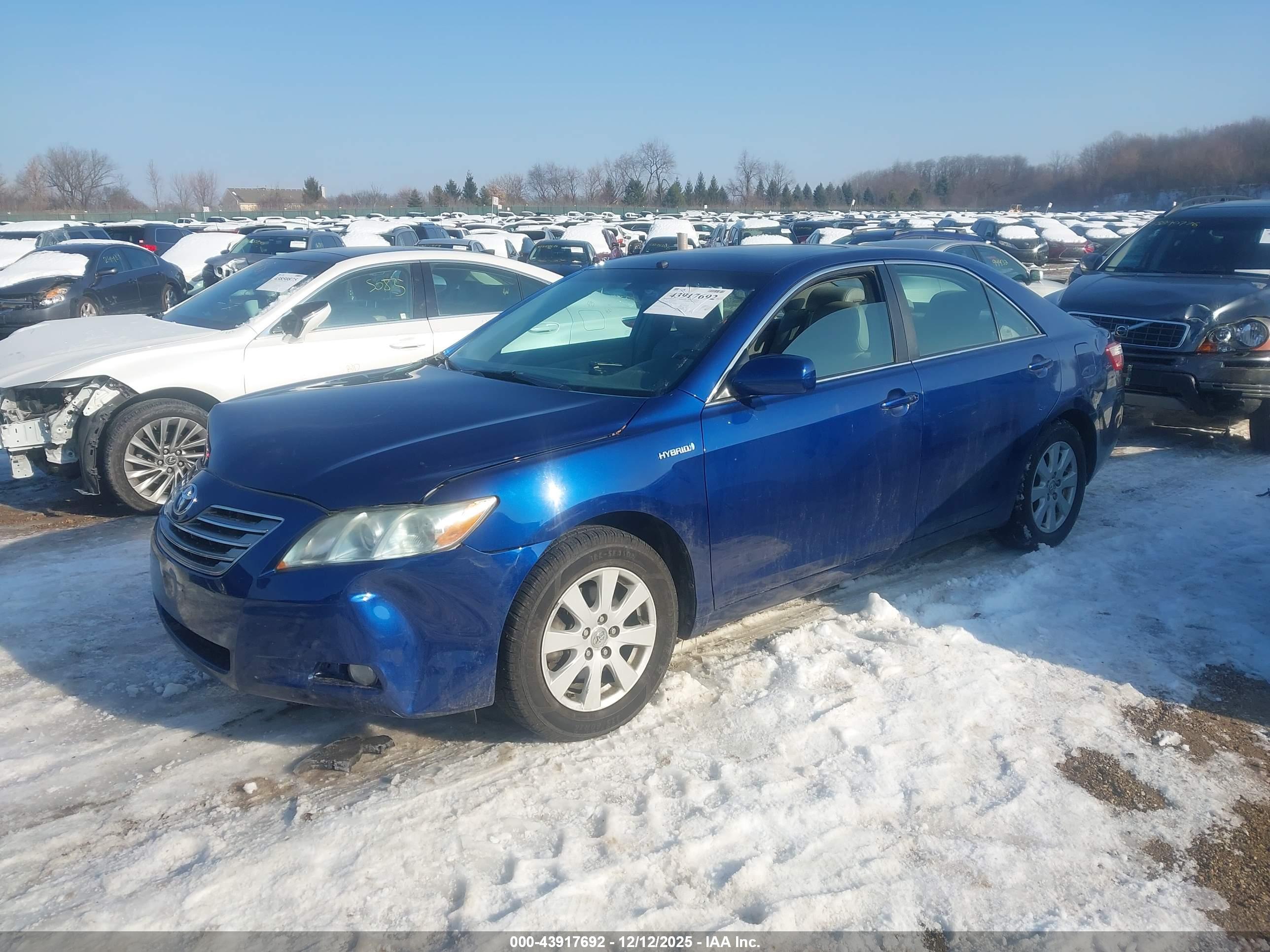 TOYOTA CAMRY image 2