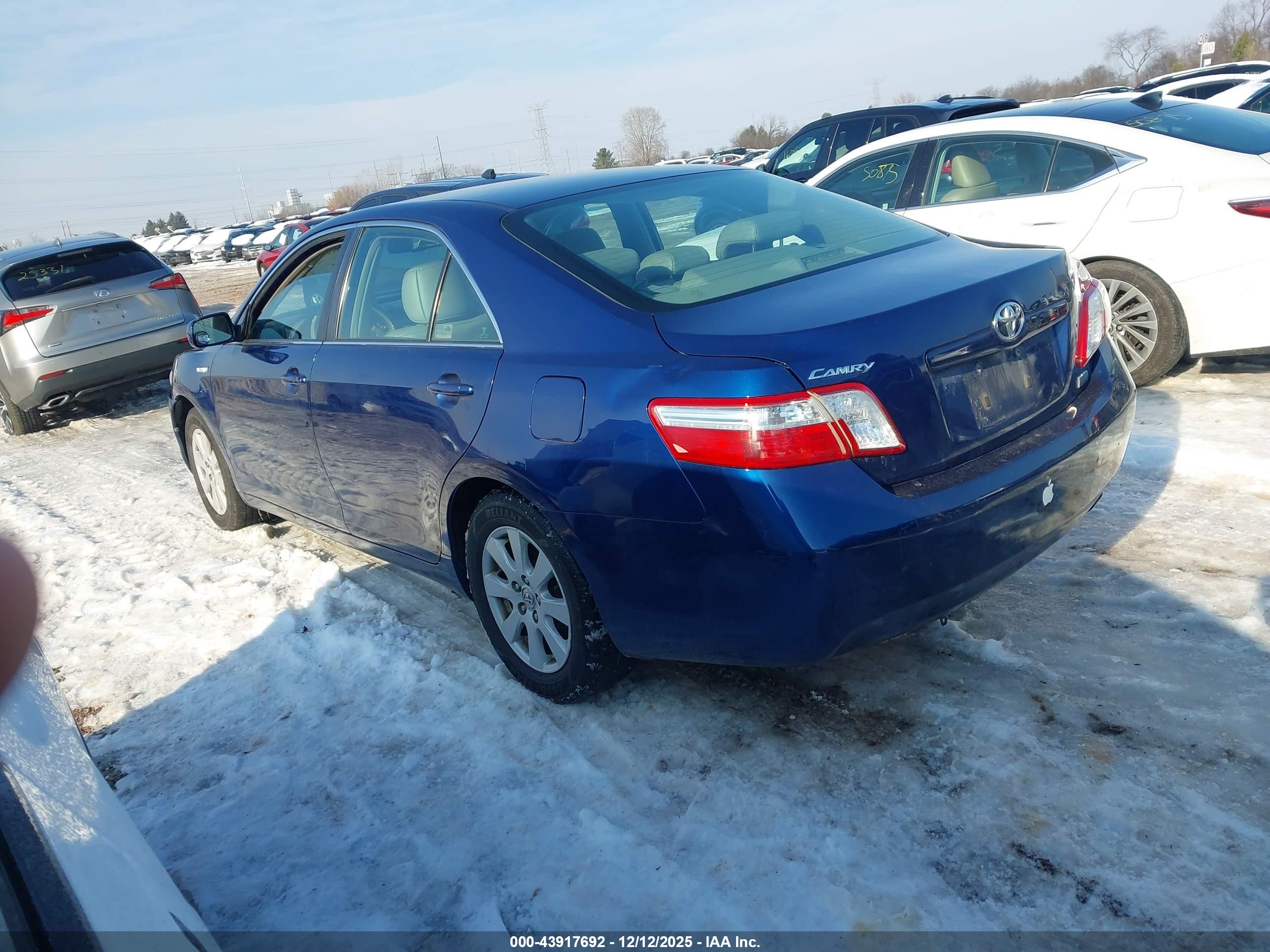 TOYOTA CAMRY image 3