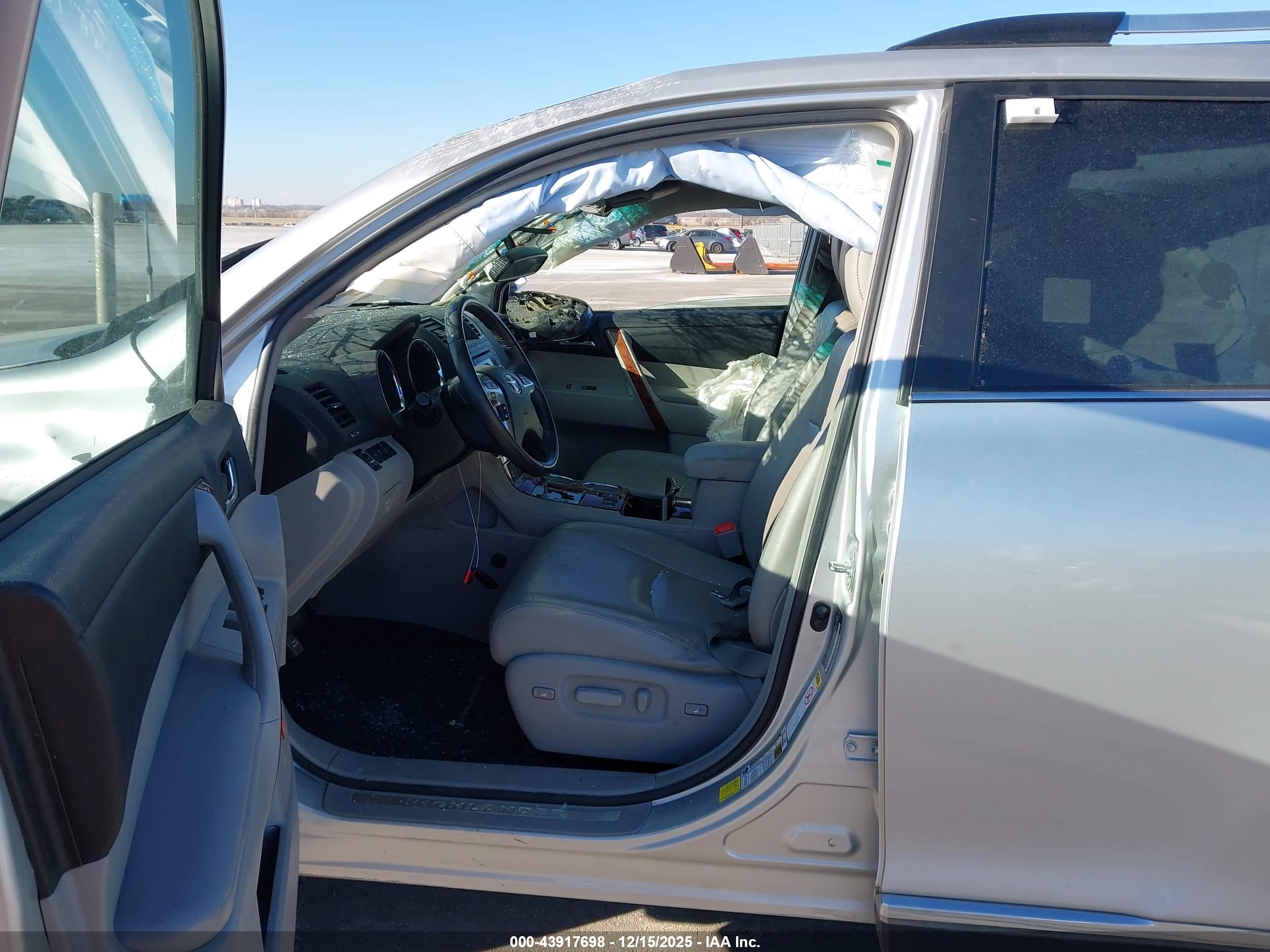 TOYOTA HIGHLANDER image 5