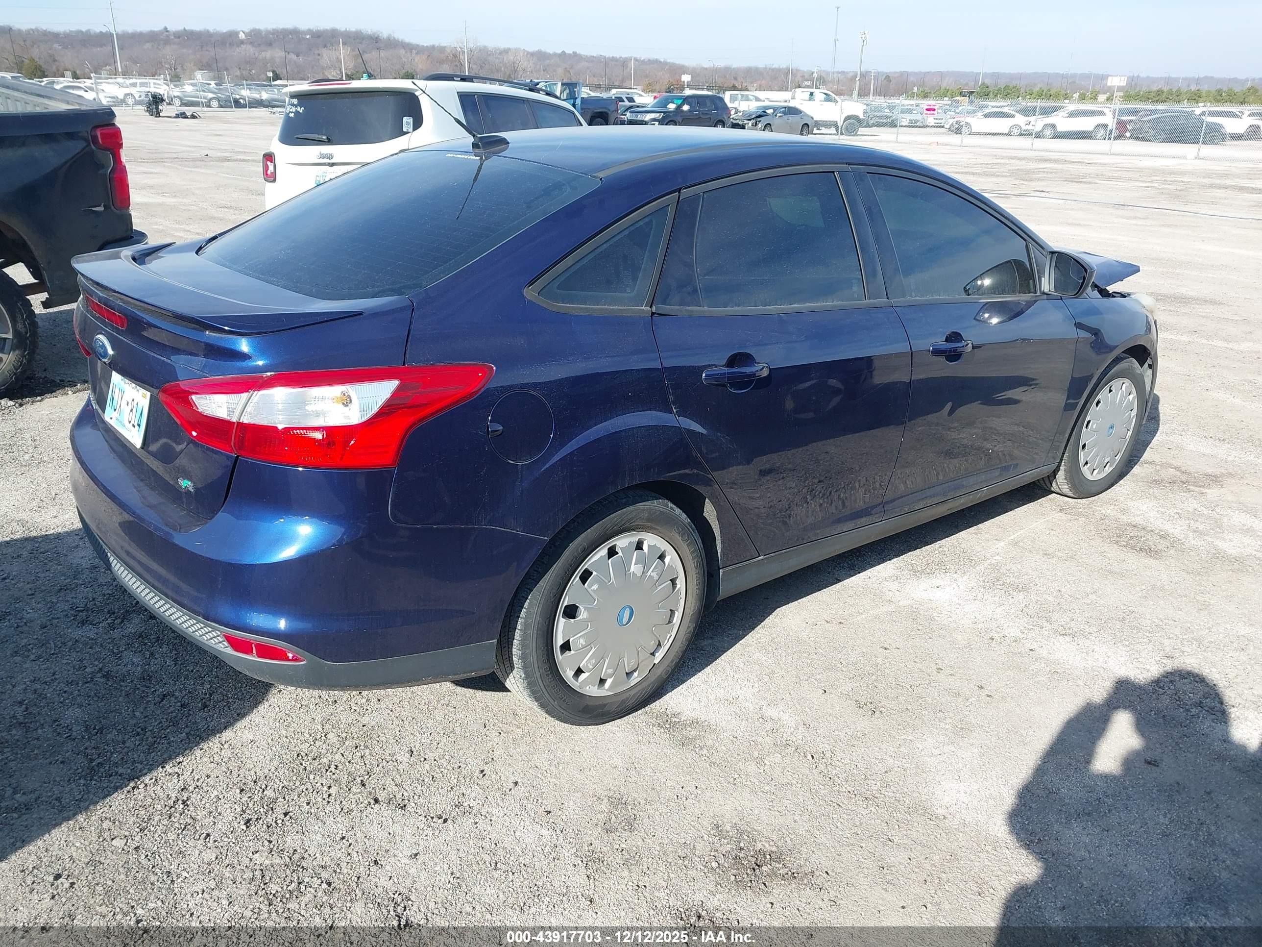 FORD FOCUS image 4