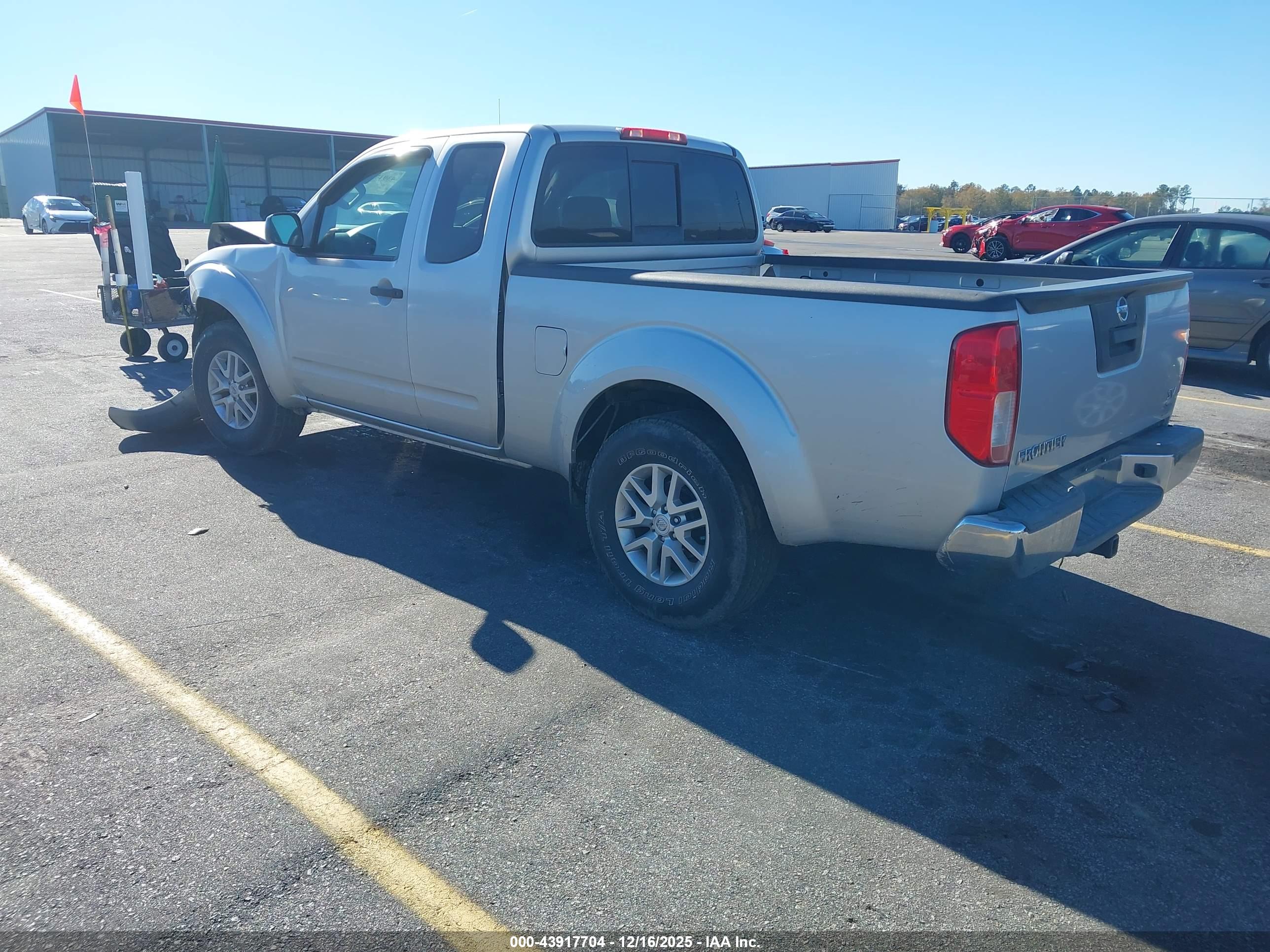 NISSAN FRONTIER image 3
