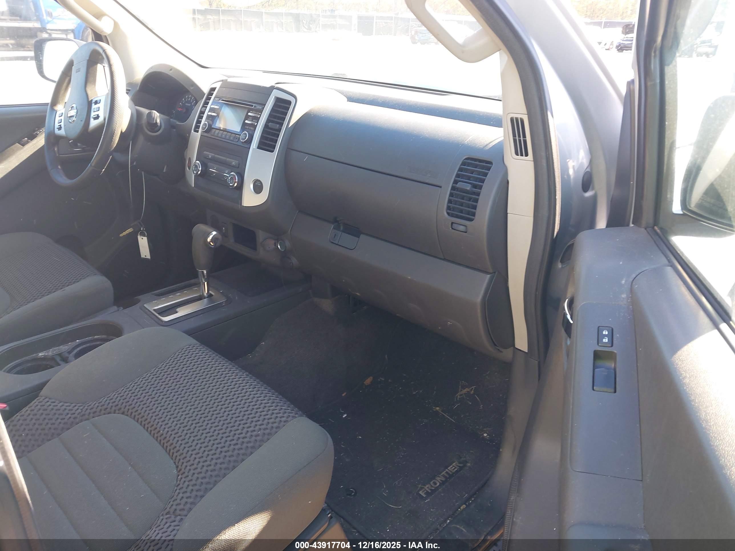 NISSAN FRONTIER image 5