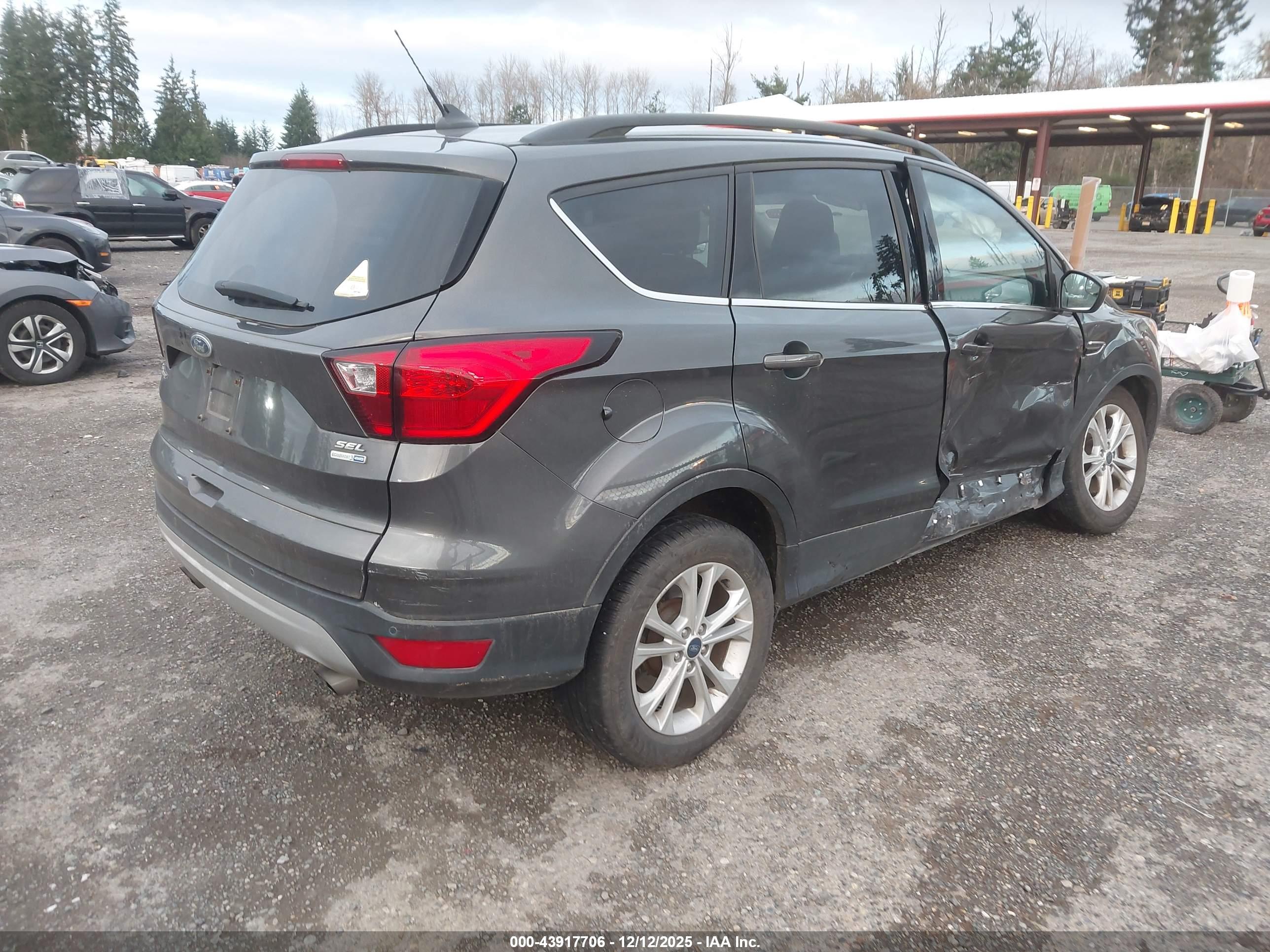 FORD ESCAPE image 4