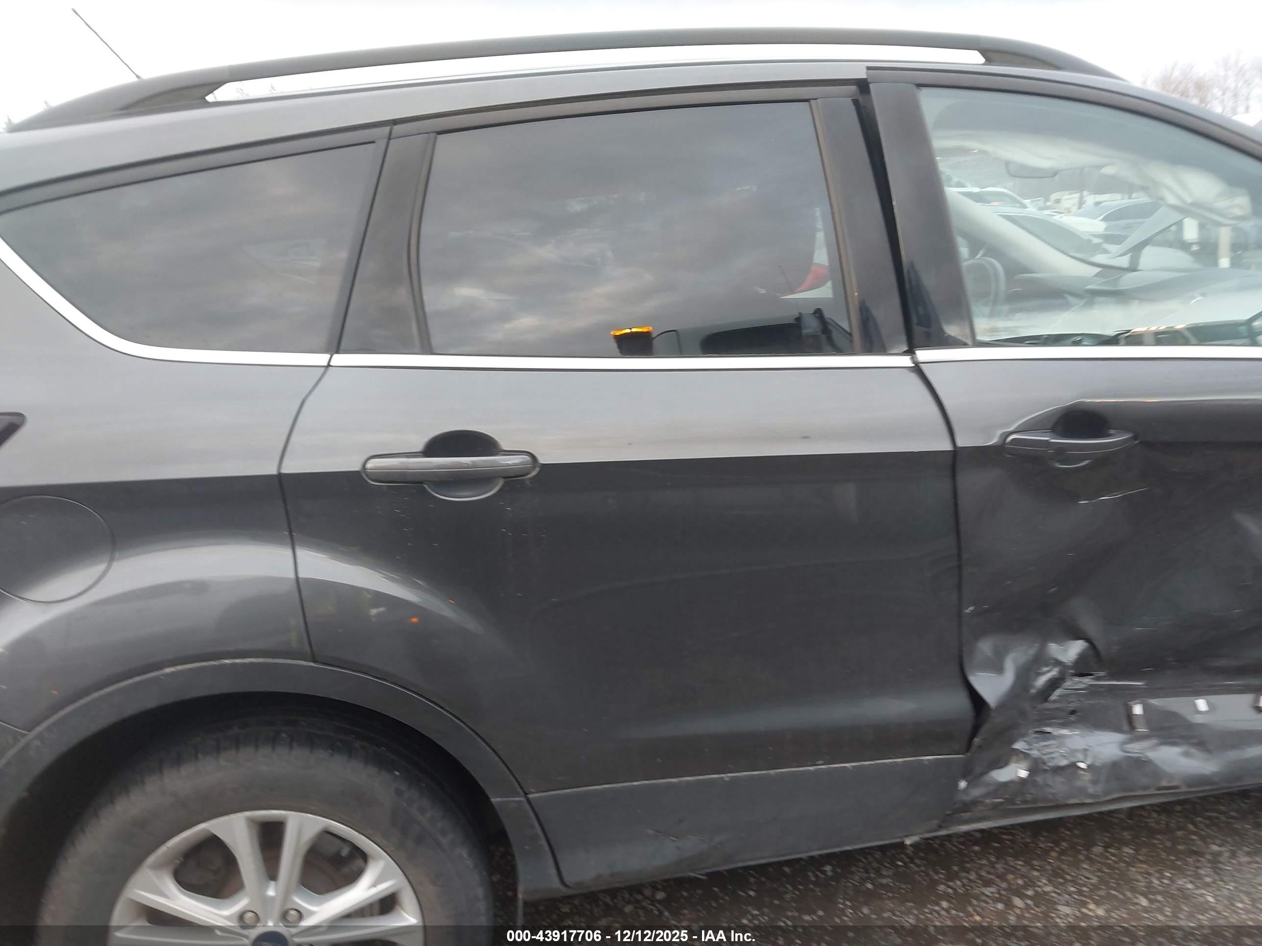 FORD ESCAPE image 6