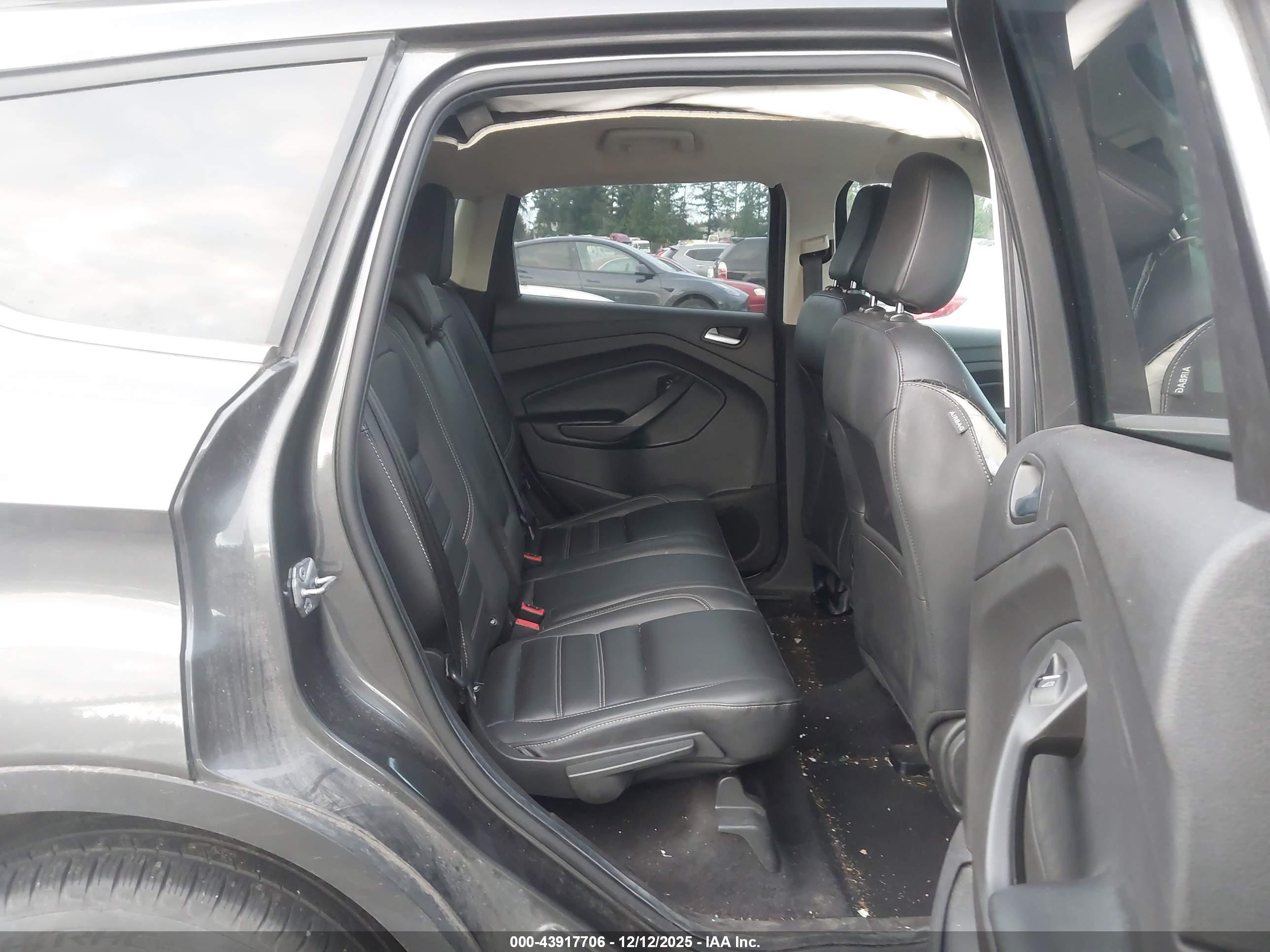 FORD ESCAPE image 8