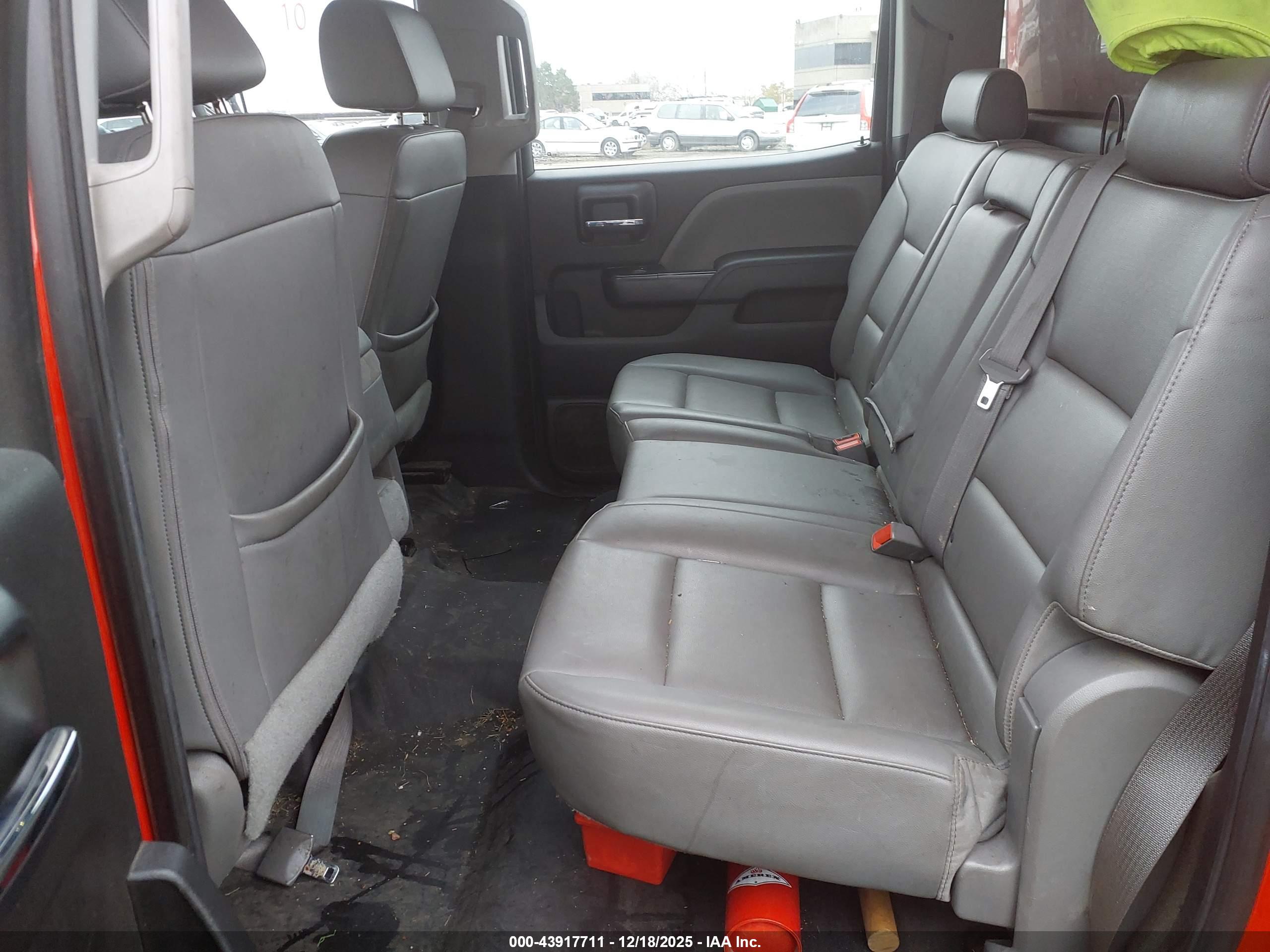 CHEVROLET SILVERADO image 8