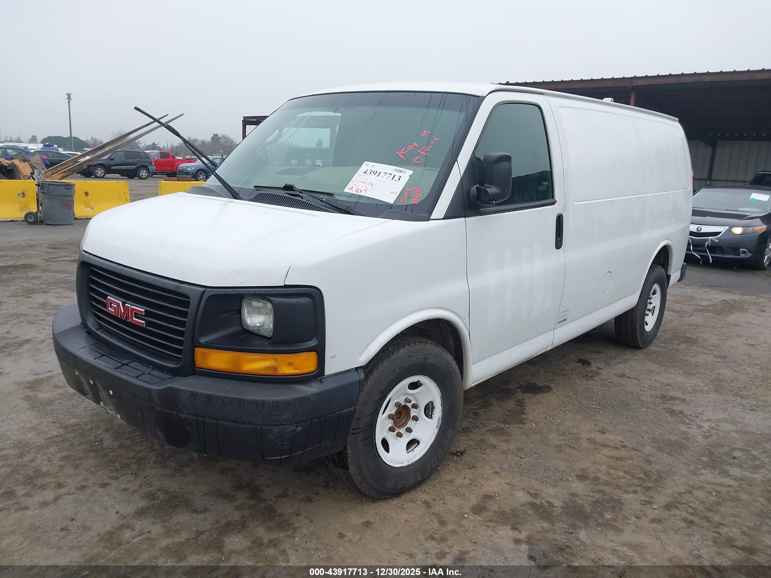 GMC SAVANA image 2