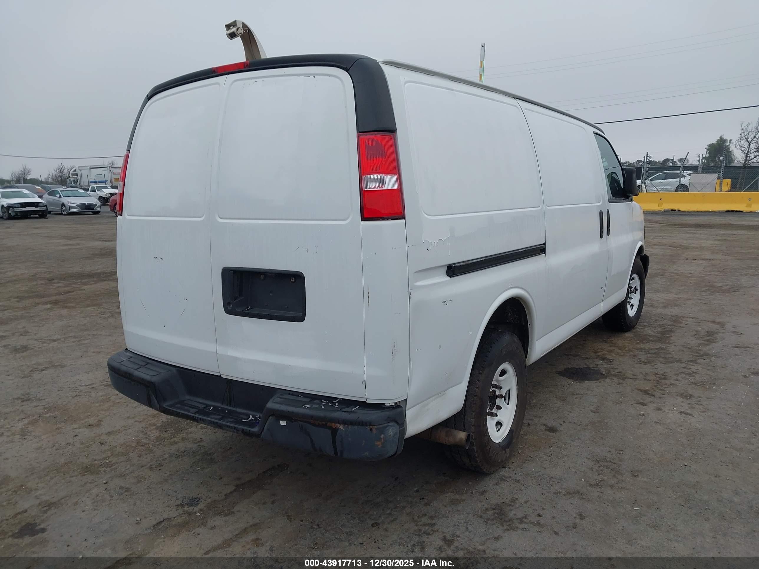 GMC SAVANA image 4