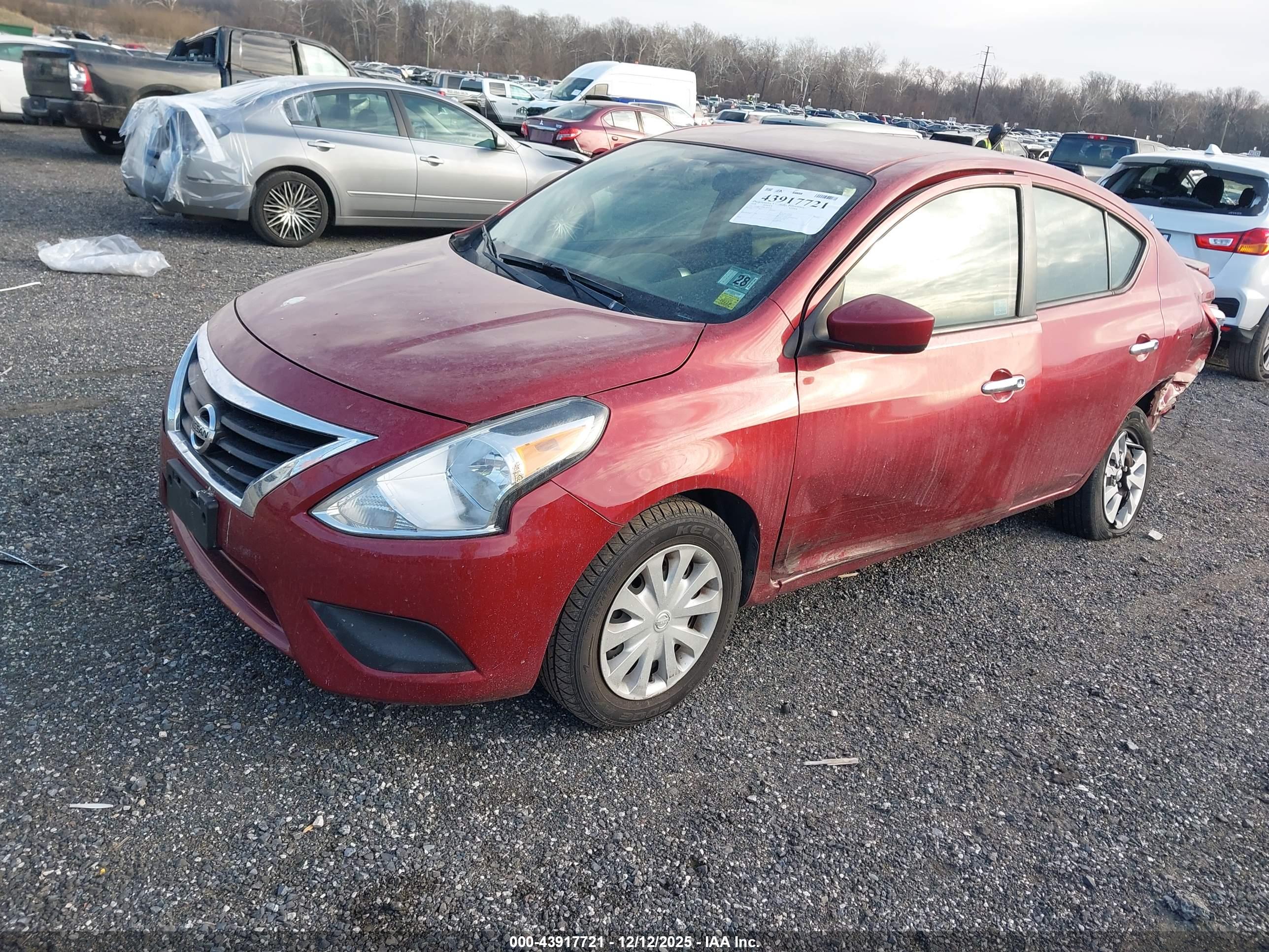 NISSAN VERSA image 2