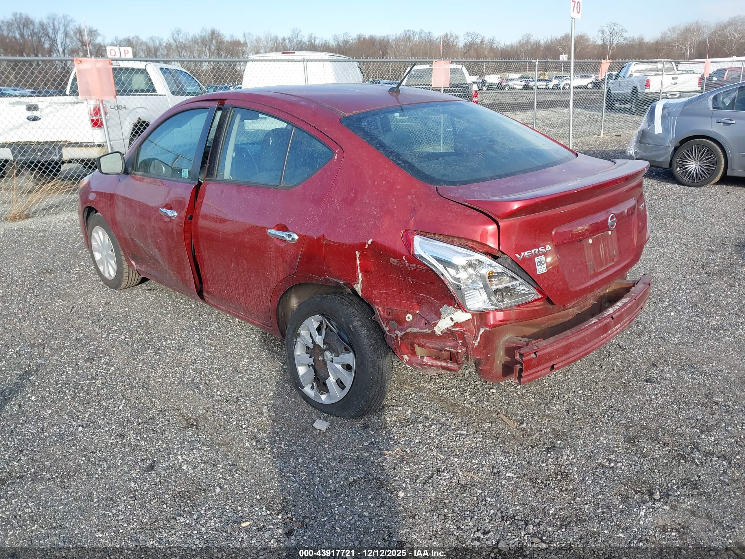 NISSAN VERSA image 3