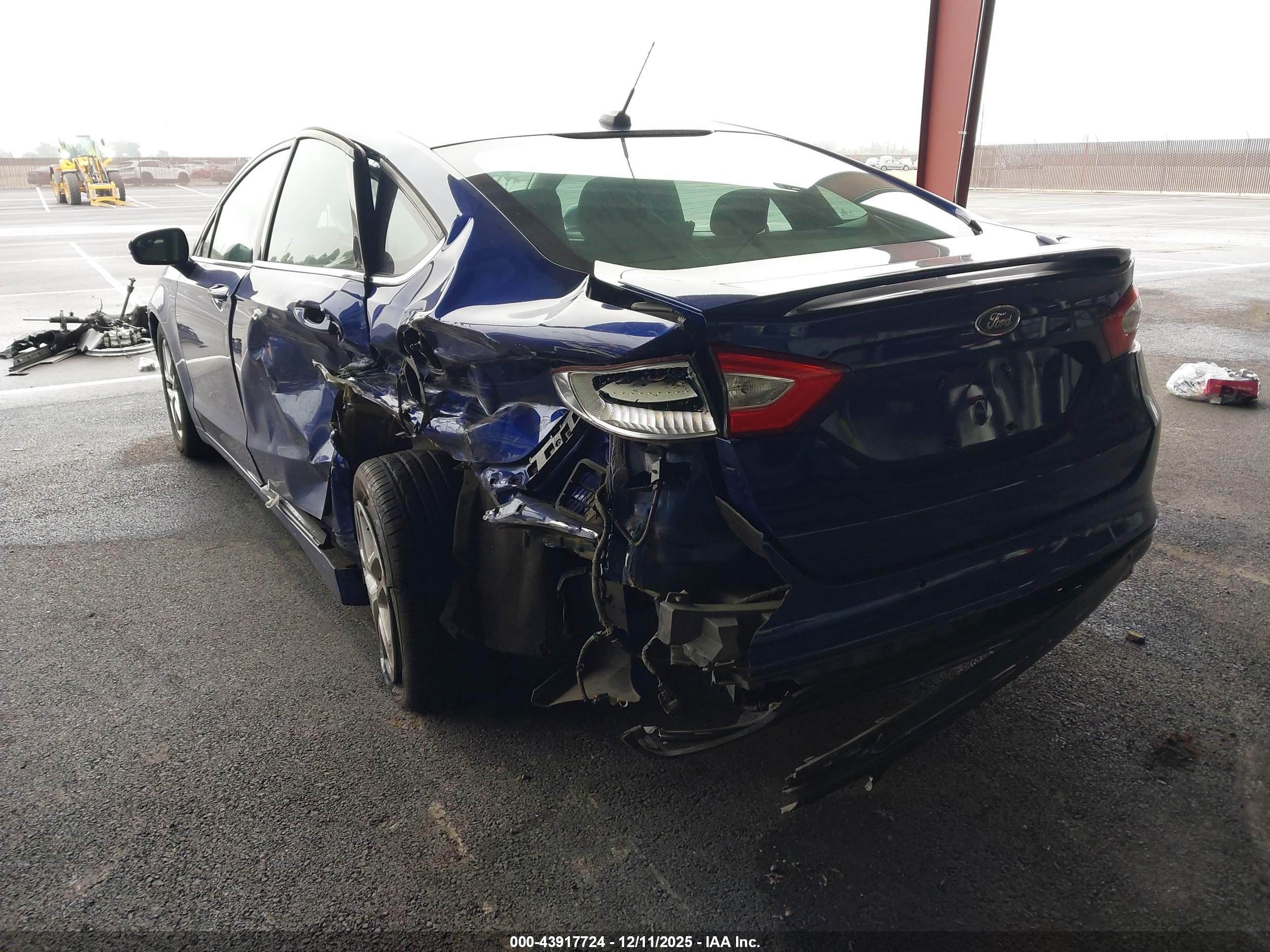 FORD FUSION image 3