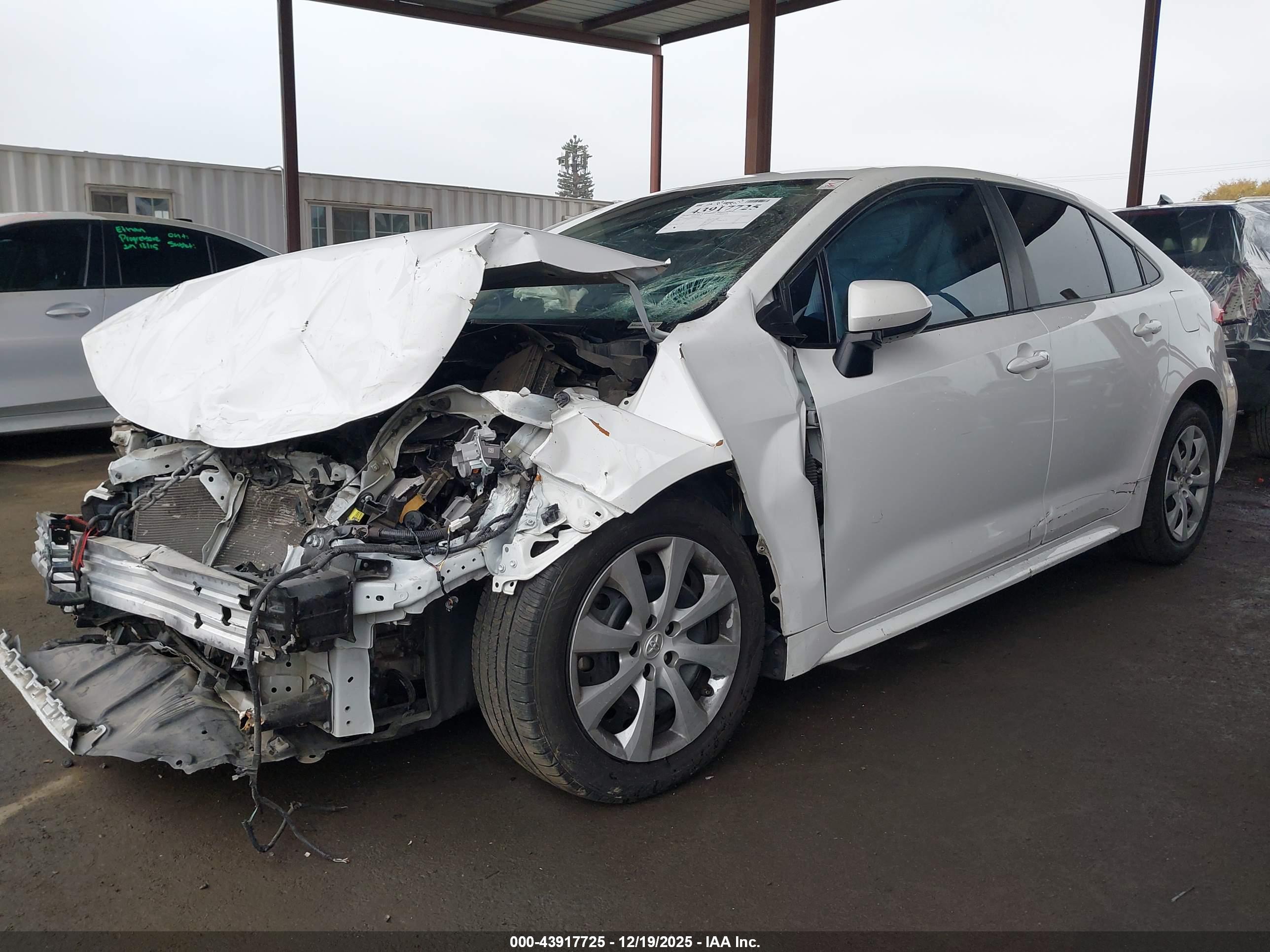 TOYOTA COROLLA image 2