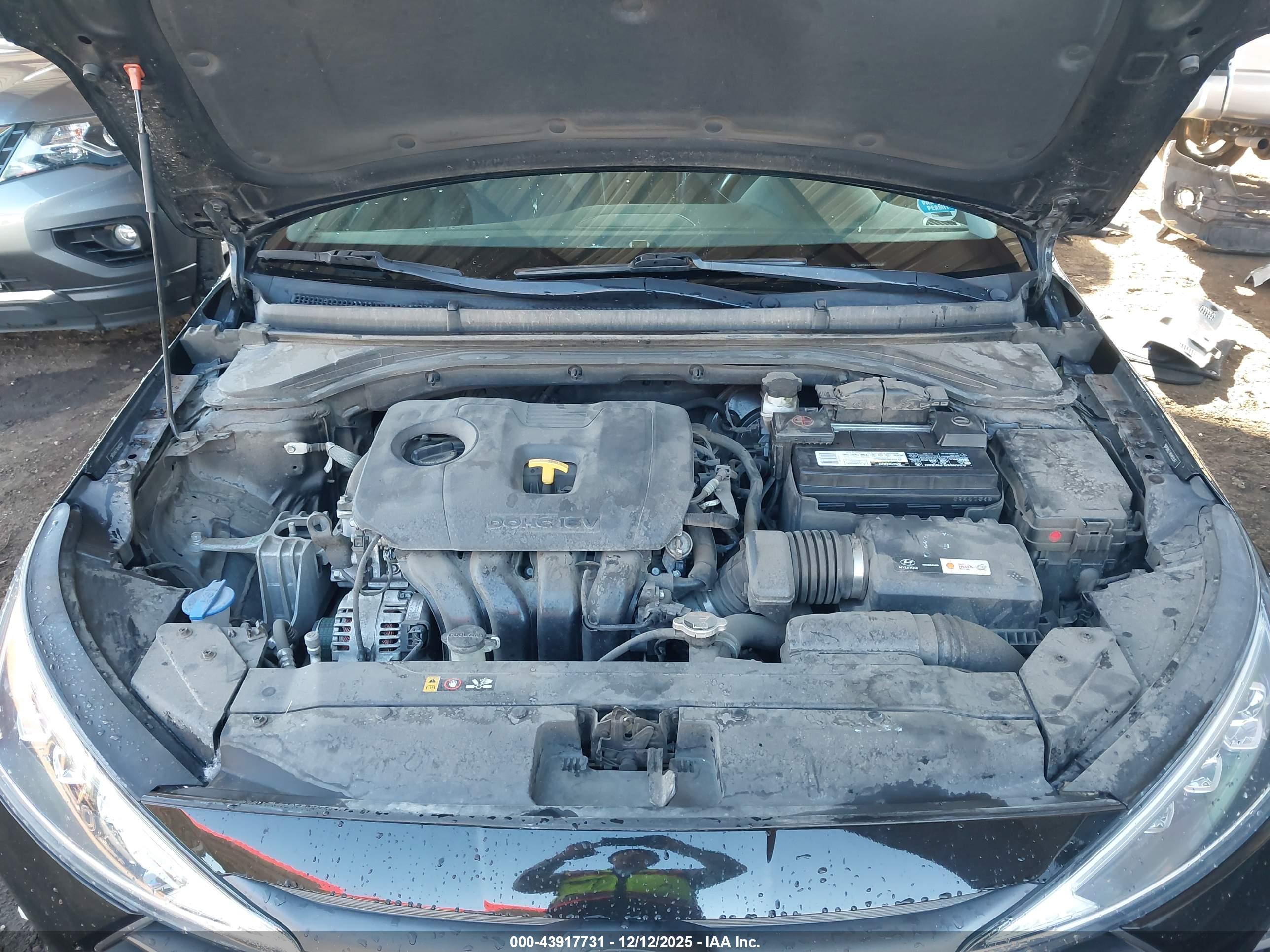 HYUNDAI ELANTRA image 10