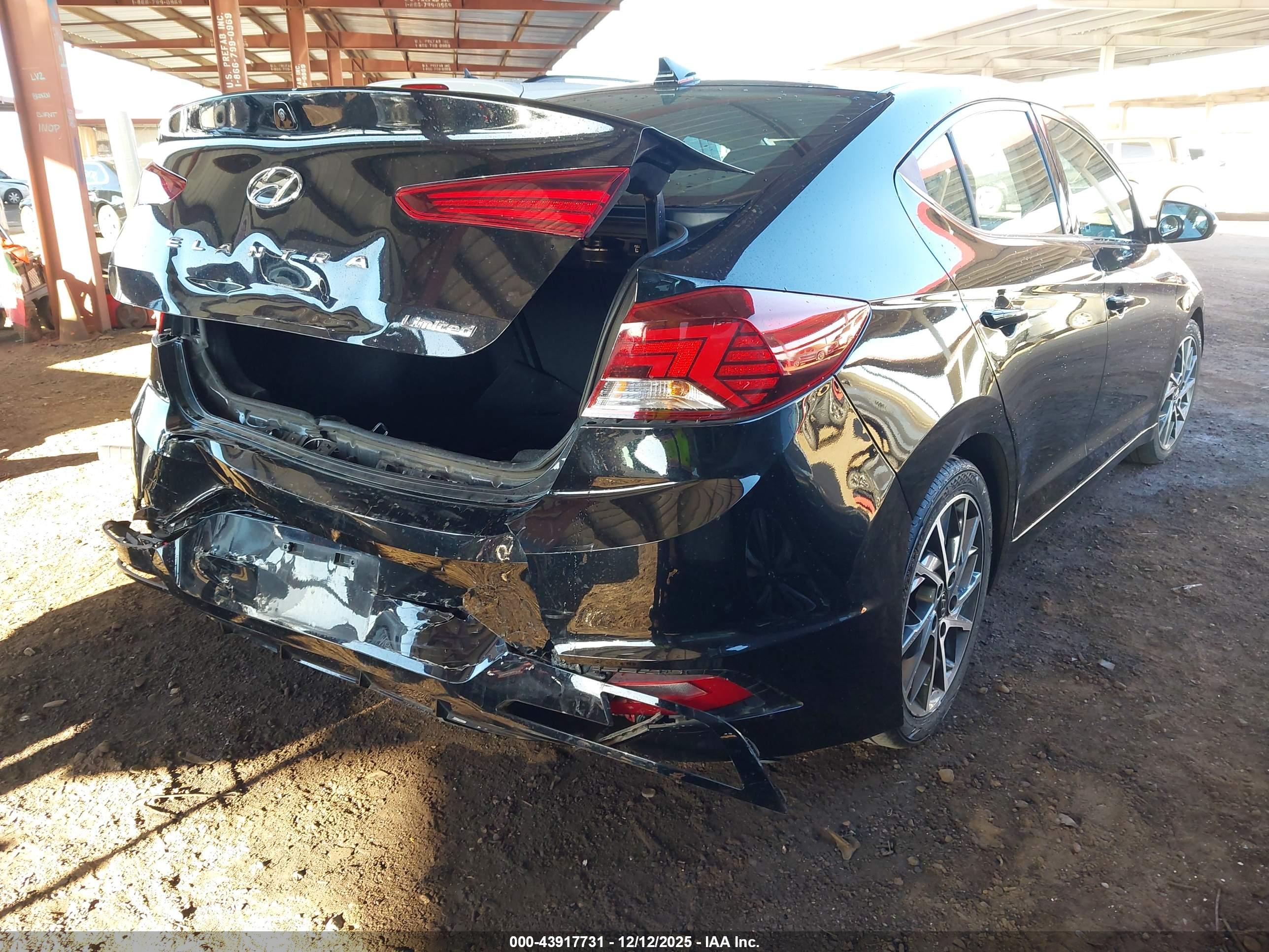 HYUNDAI ELANTRA image 4