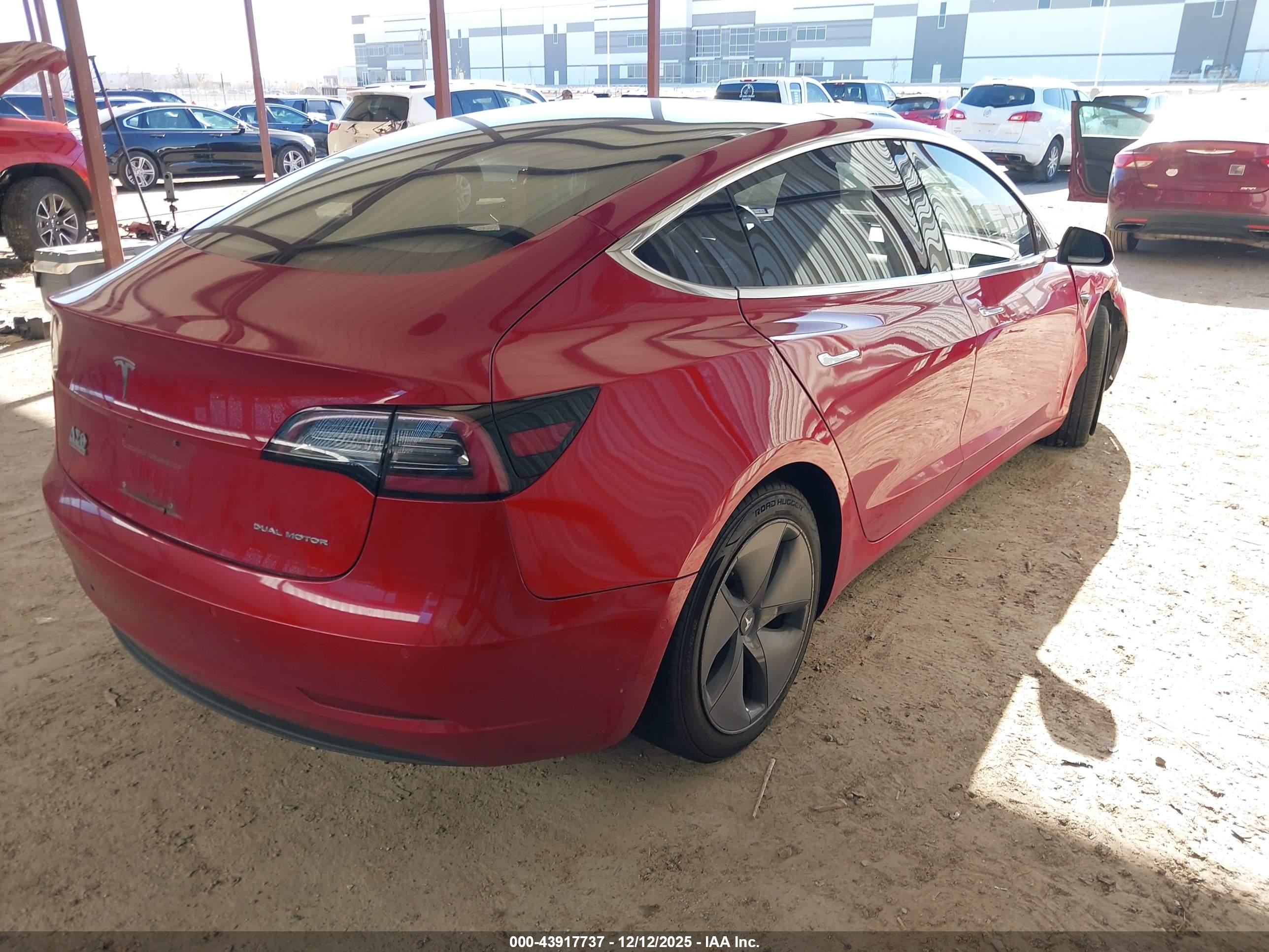 TESLA MODEL image 4