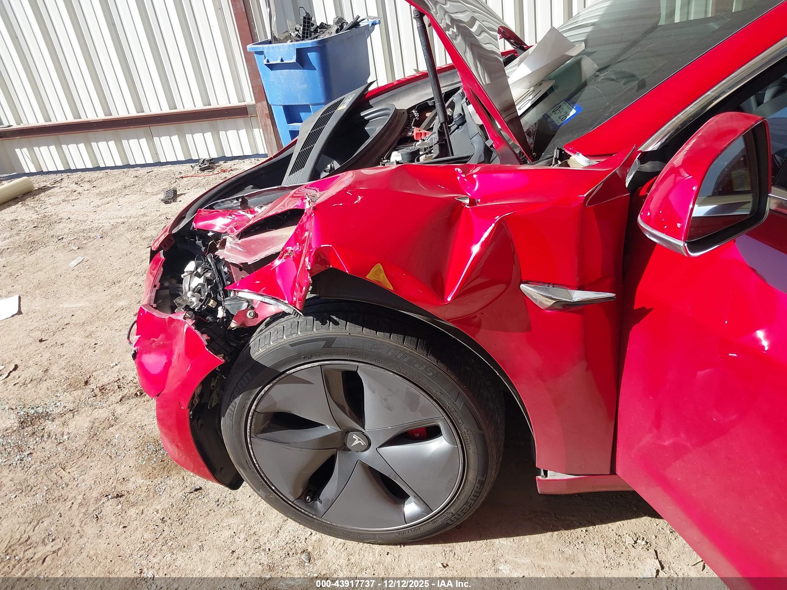 TESLA MODEL image 6