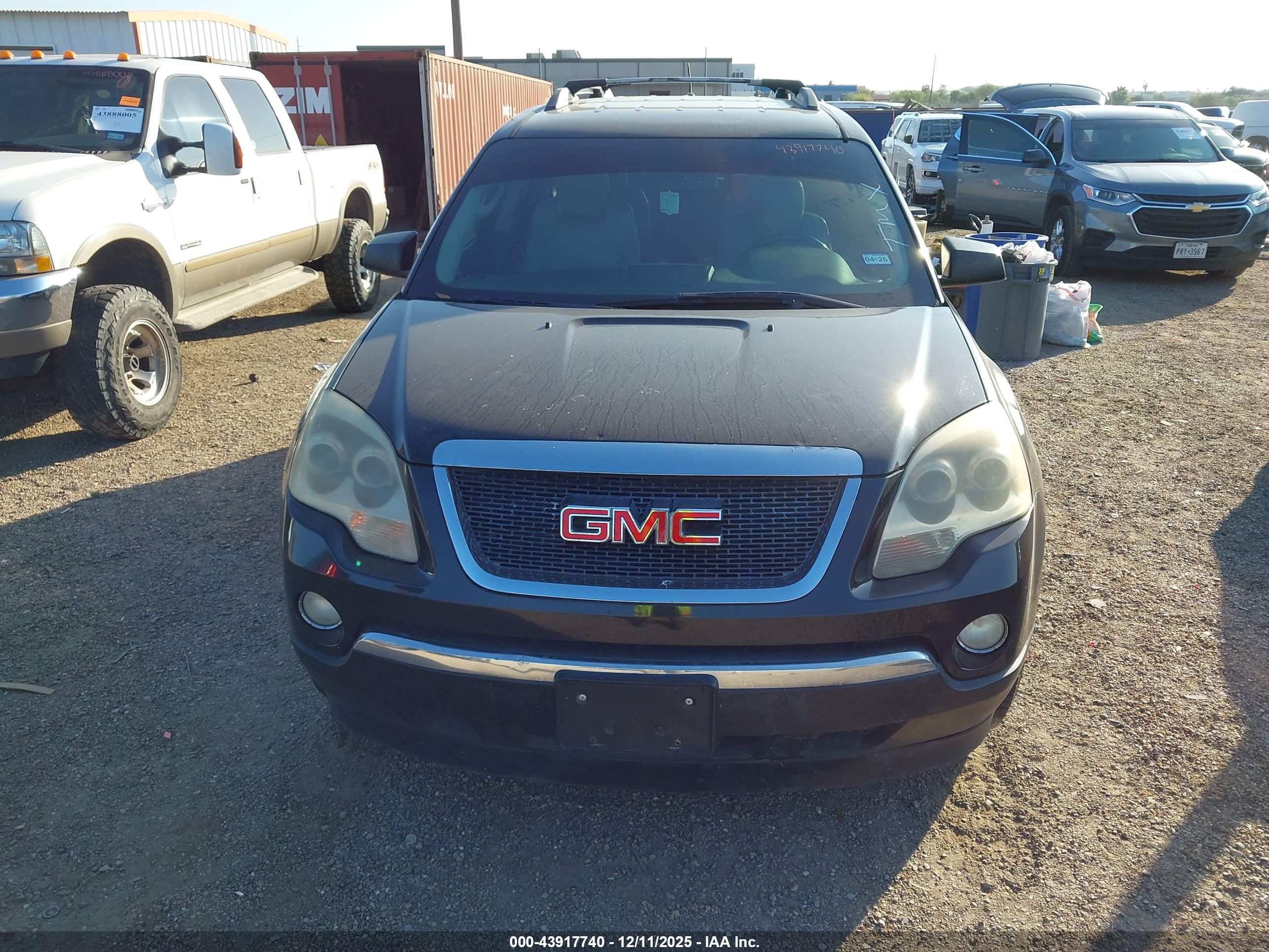 GMC ACADIA image 6