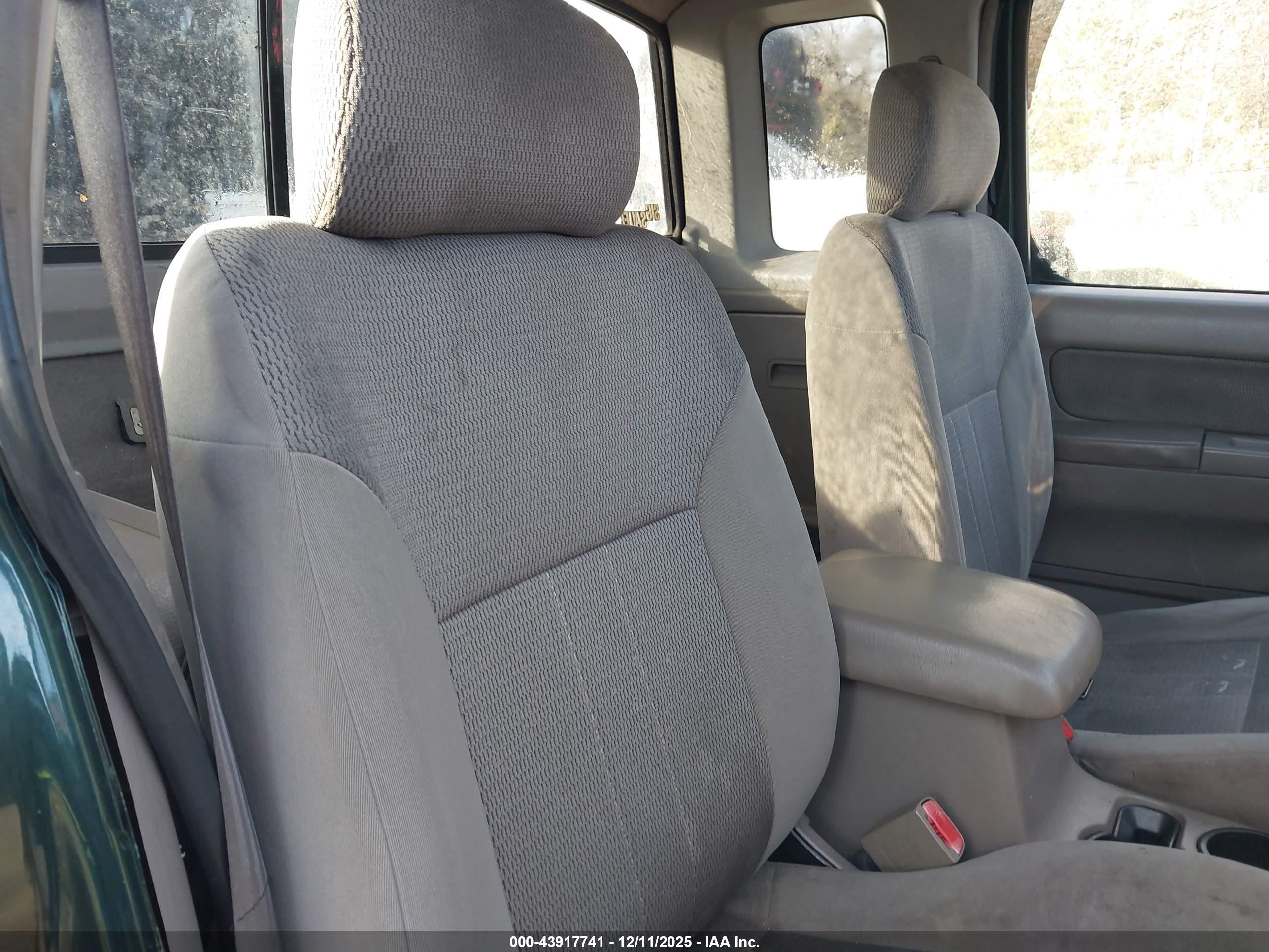 NISSAN FRONTIER image 8