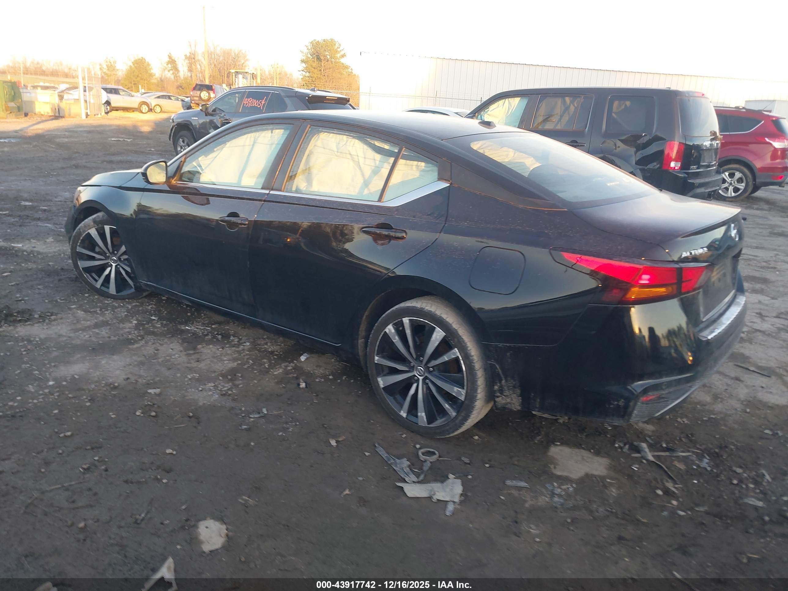 NISSAN ALTIMA image 3