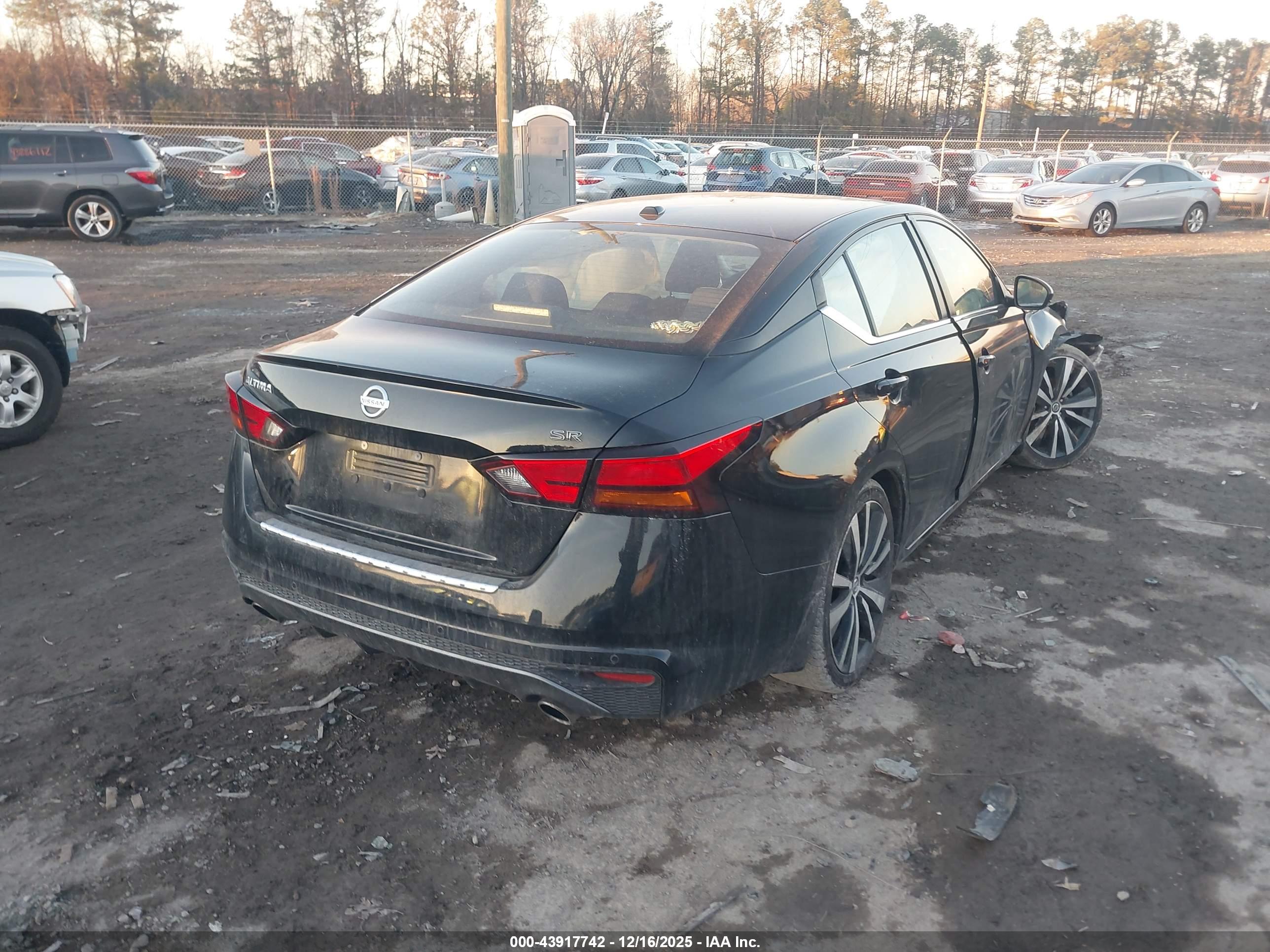 NISSAN ALTIMA image 4