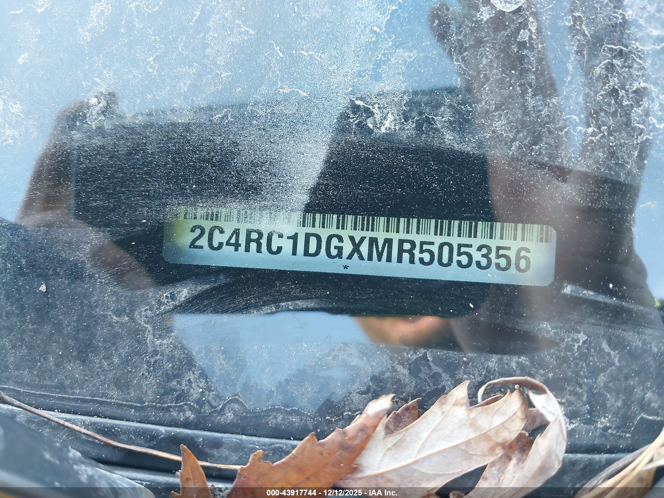 CHRYSLER VOYAGER image 9