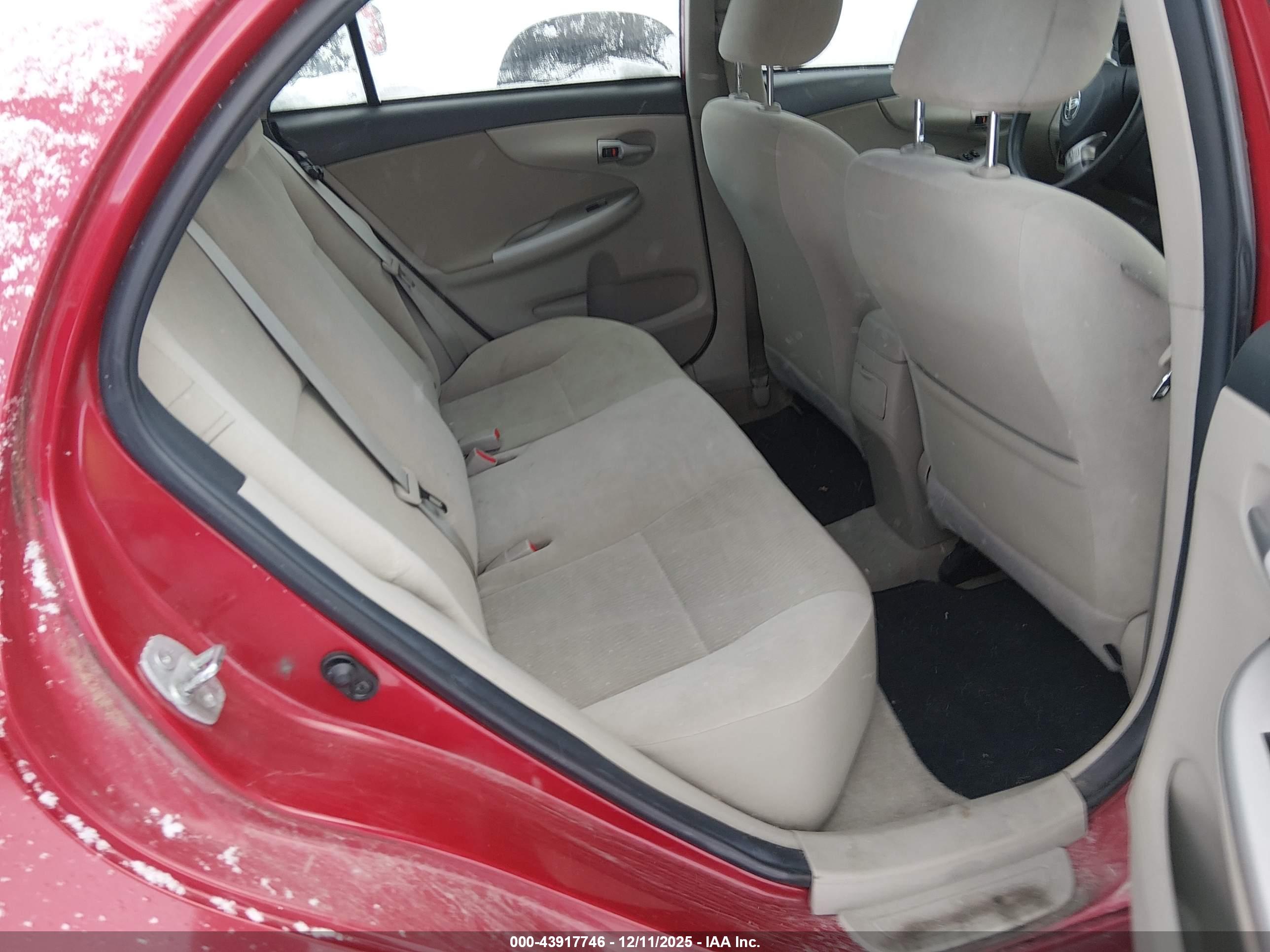 TOYOTA COROLLA image 8