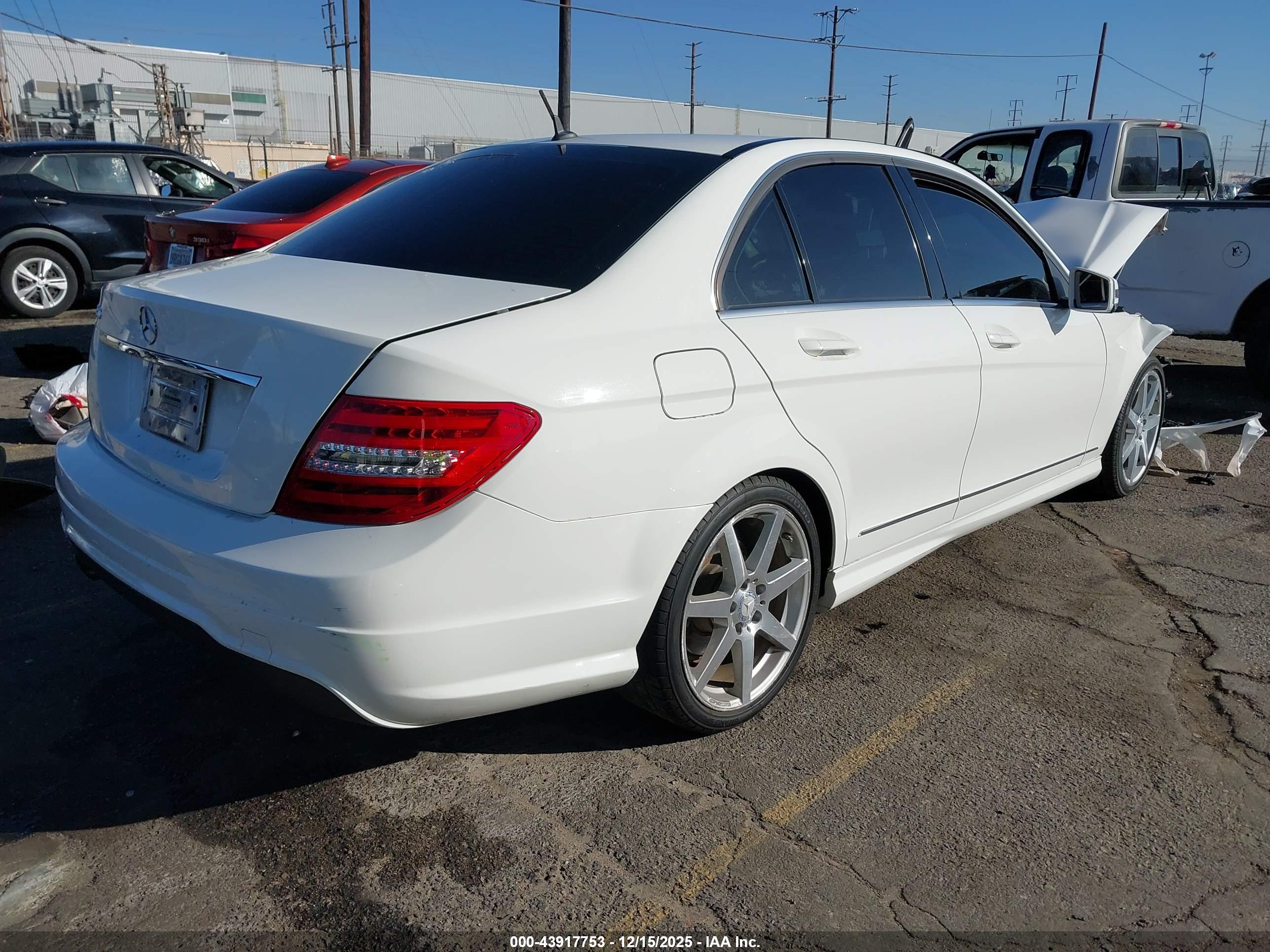 MERCEDES-BENZ C image 4