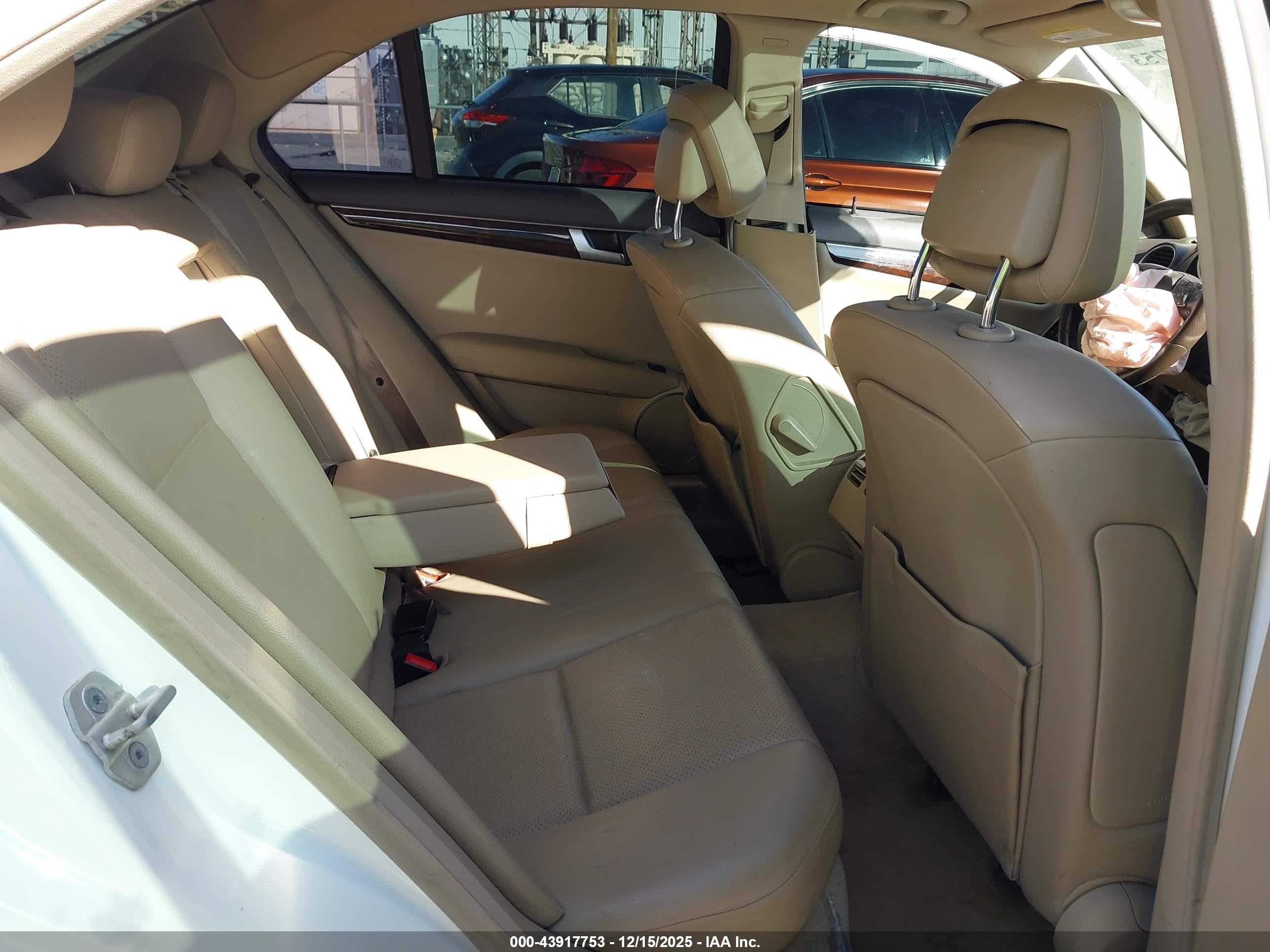 MERCEDES-BENZ C image 8