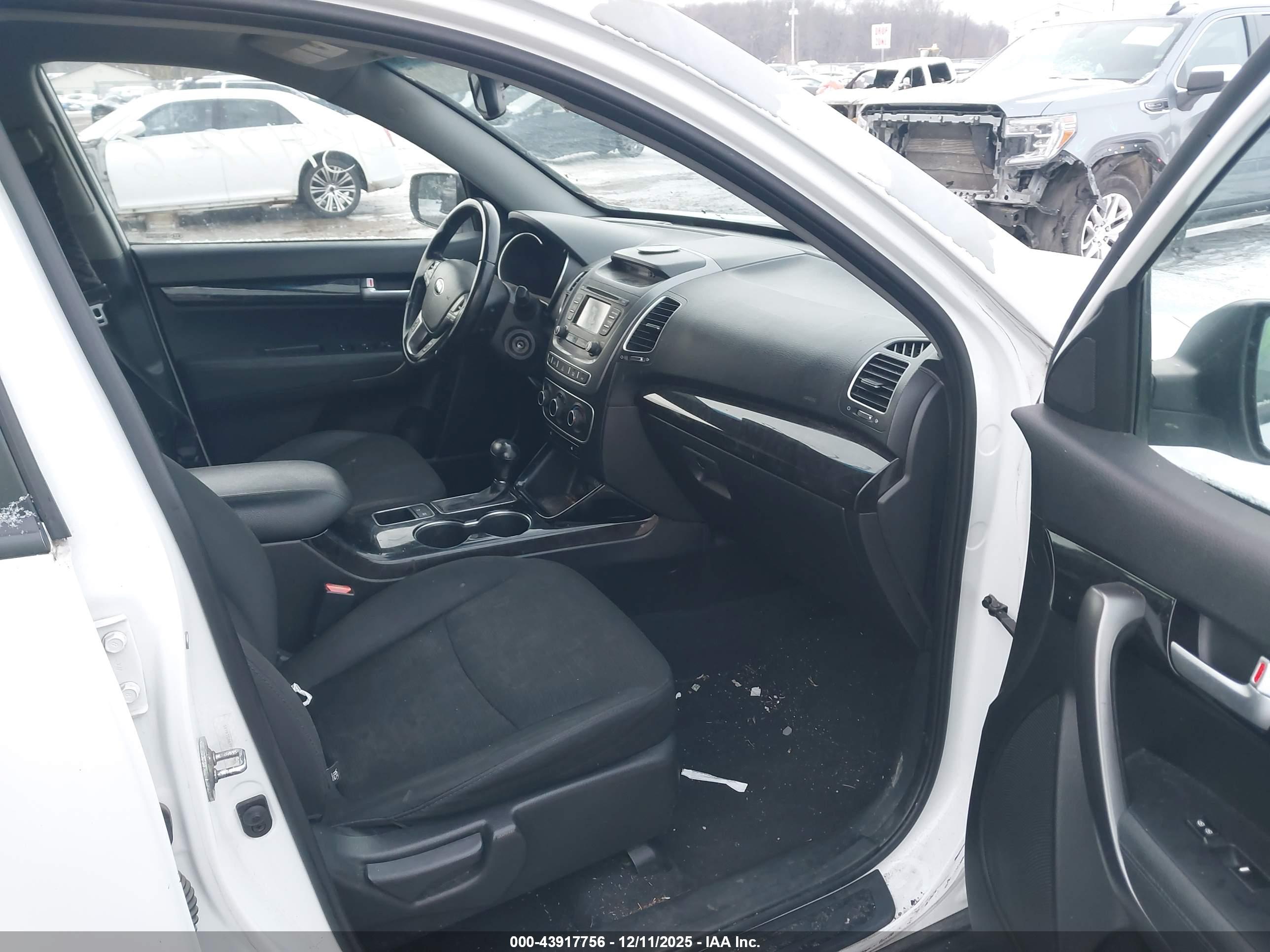 KIA SORENTO image 5