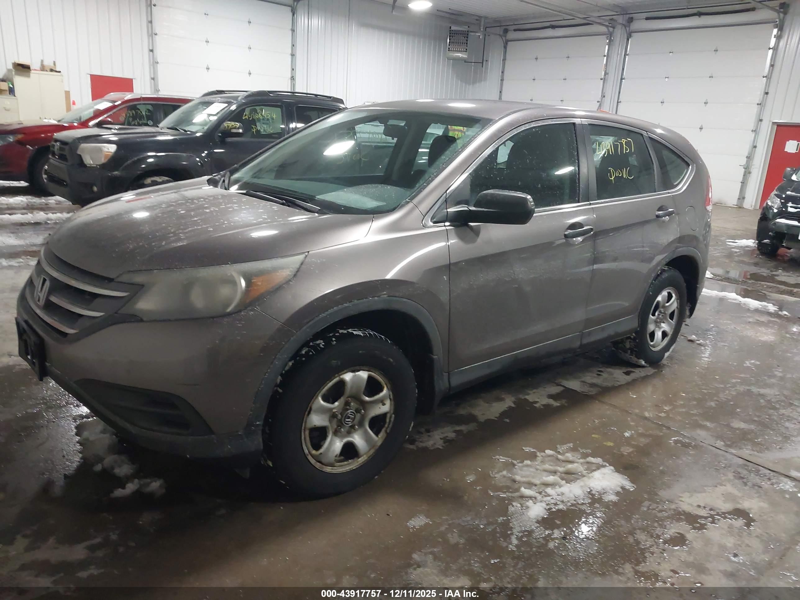 HONDA CR-V image 2