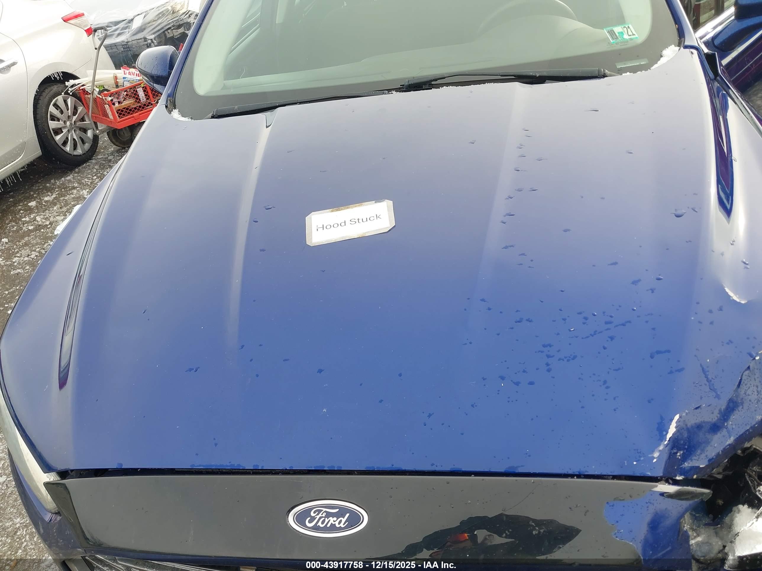 FORD FUSION image 10