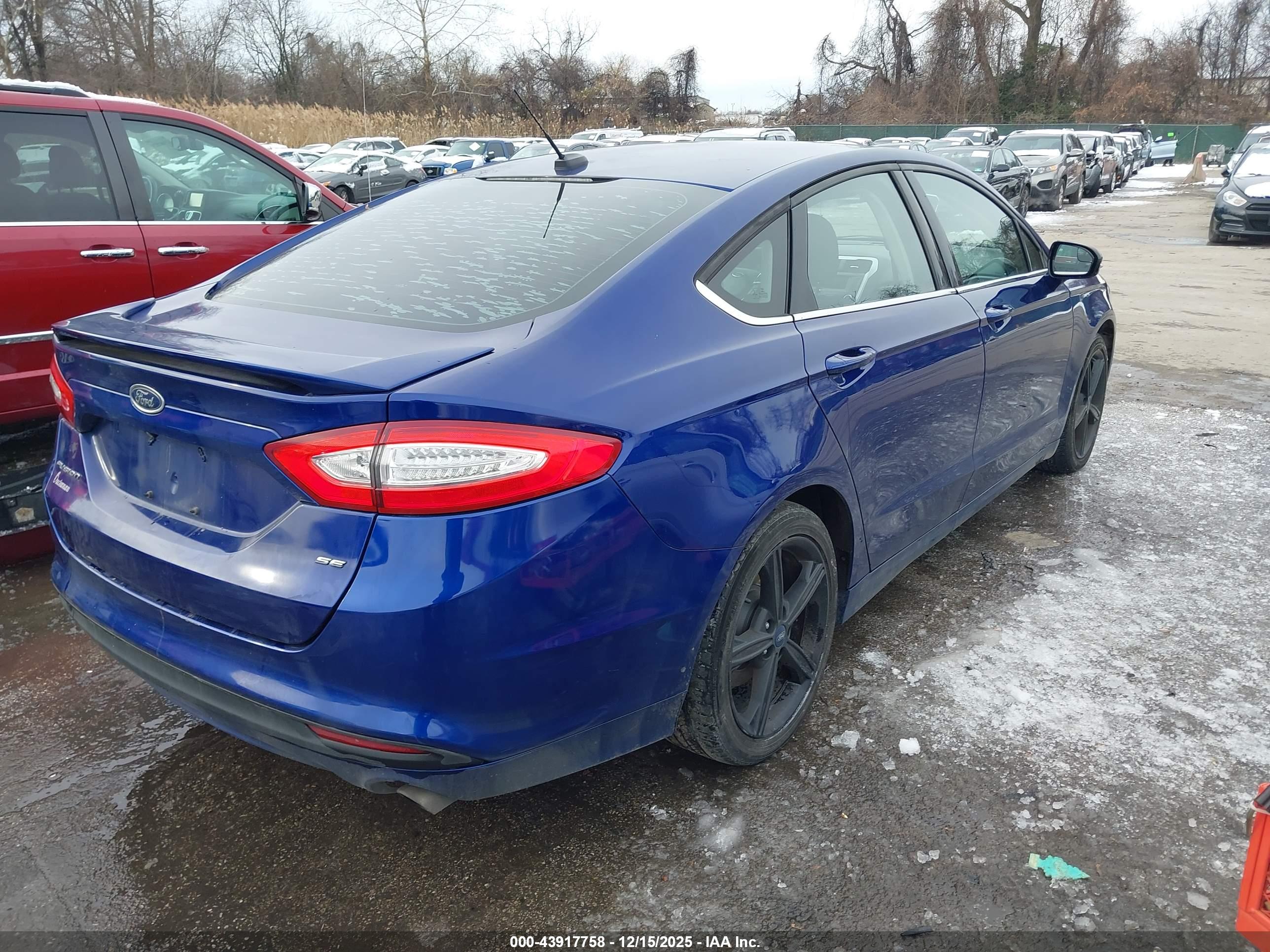 FORD FUSION image 4