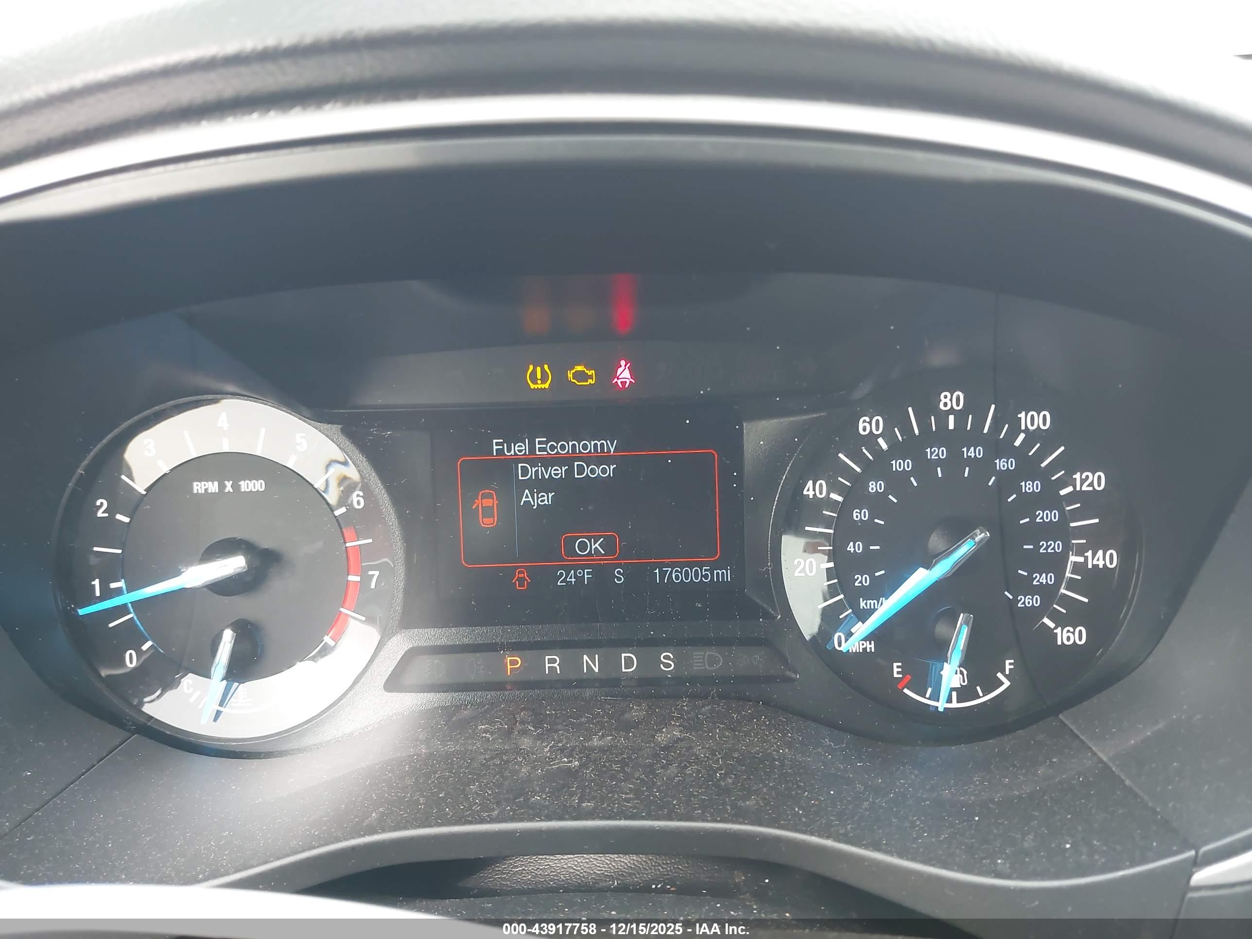 FORD FUSION image 7