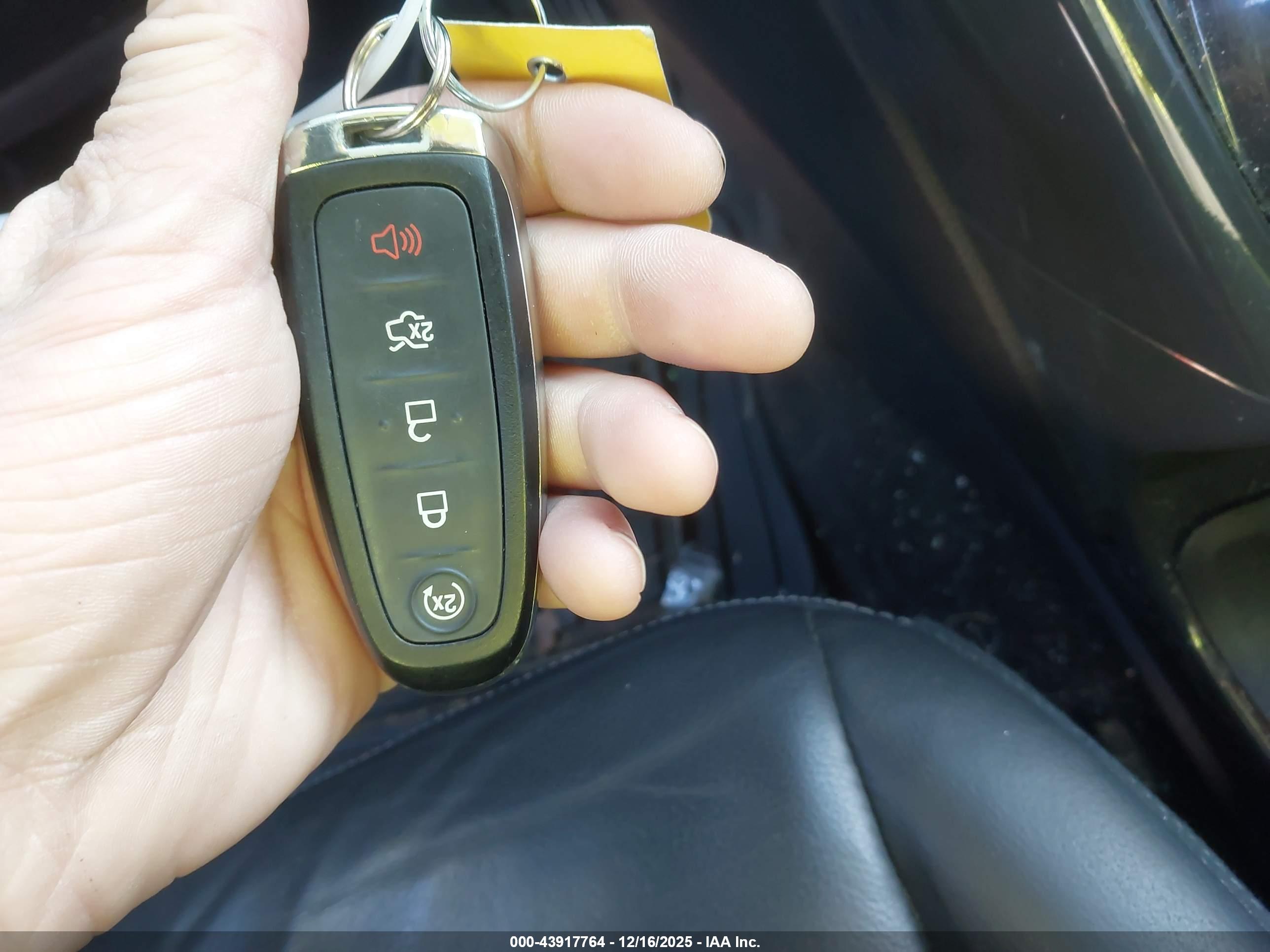 FORD ESCAPE image 11