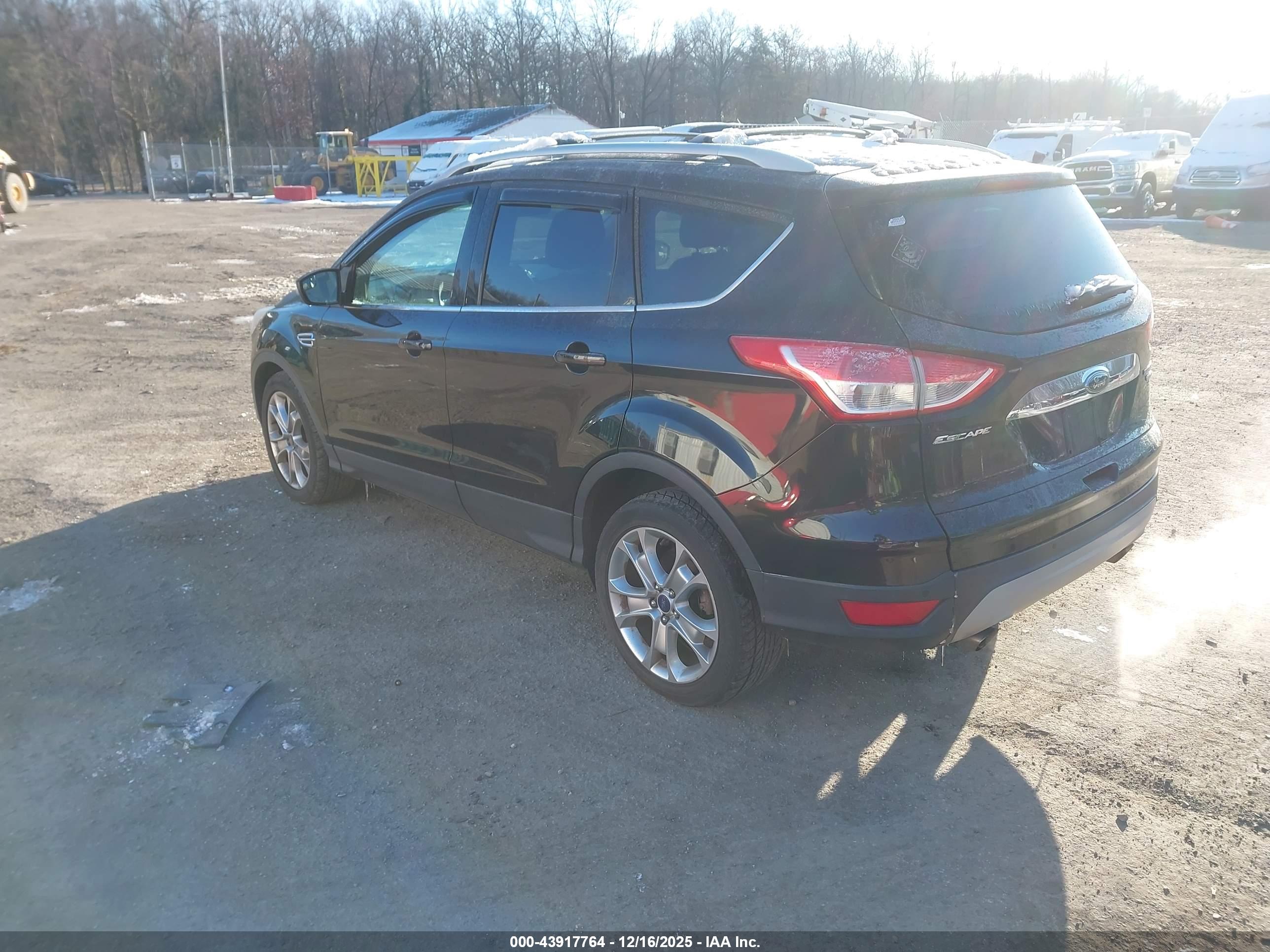 FORD ESCAPE image 3