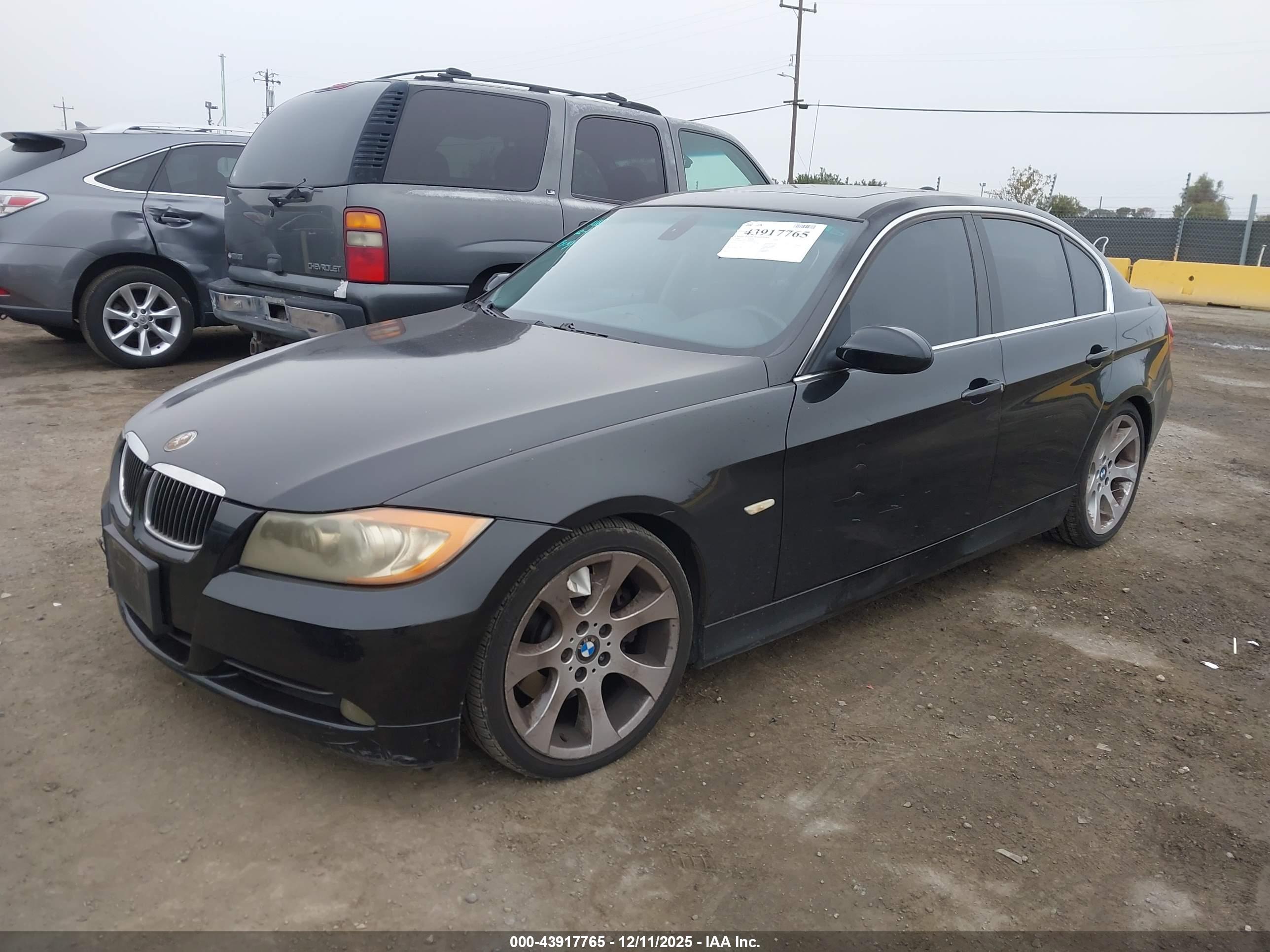 BMW 330I image 2