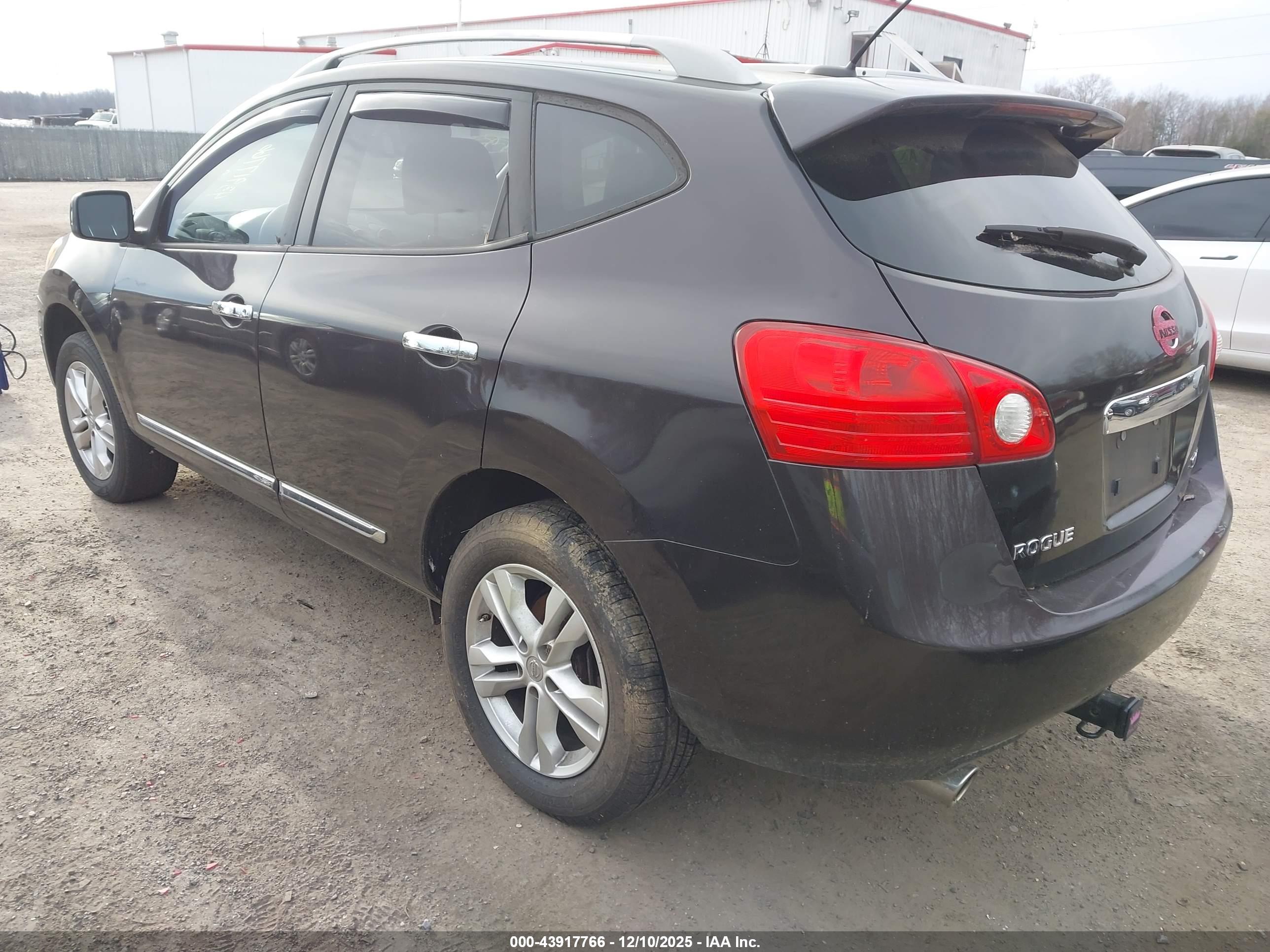 NISSAN ROGUE image 3