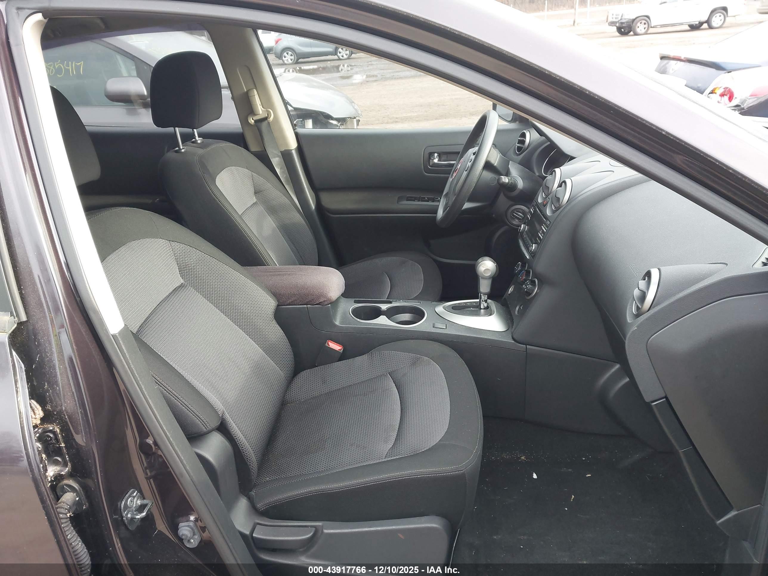 NISSAN ROGUE image 5