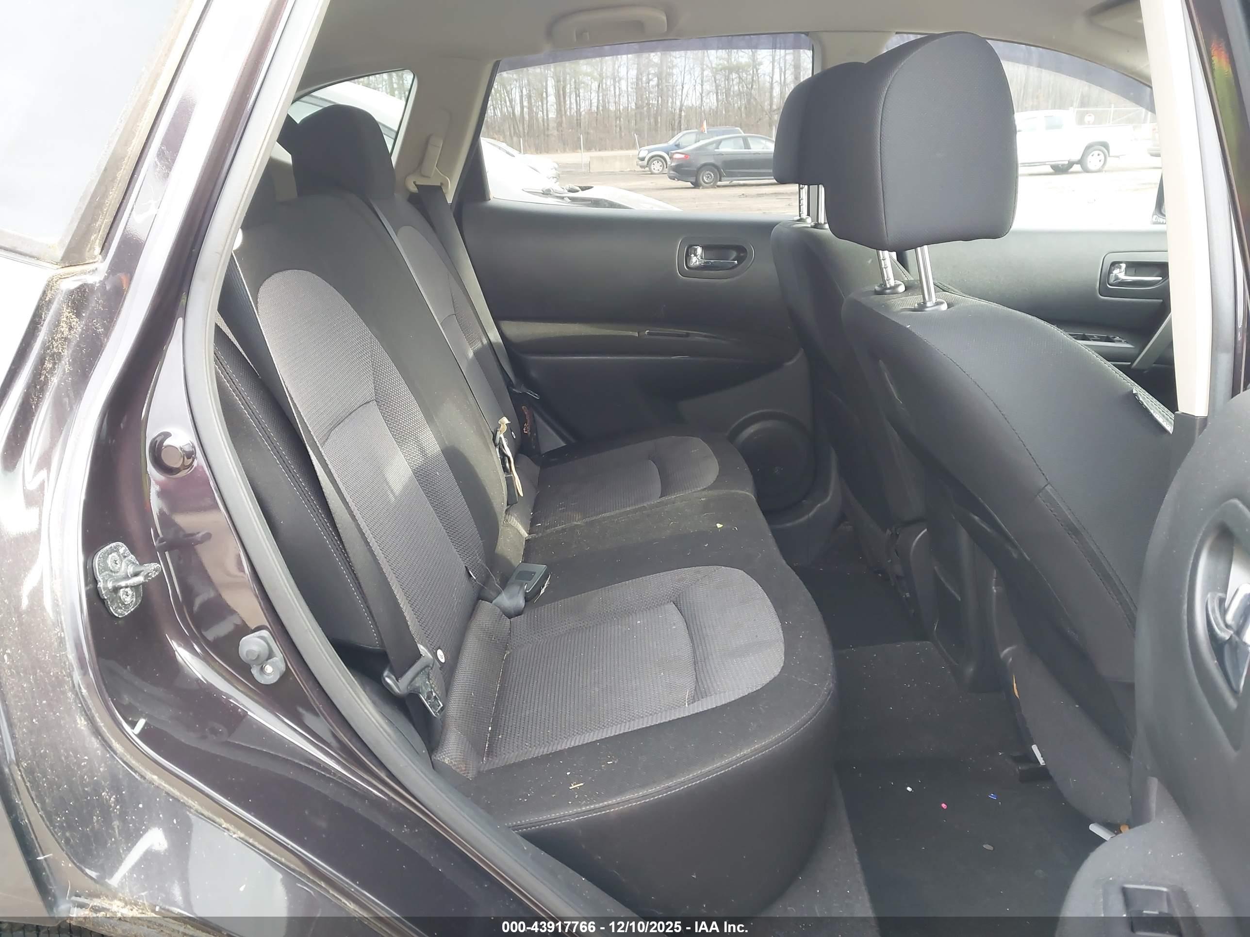 NISSAN ROGUE image 8