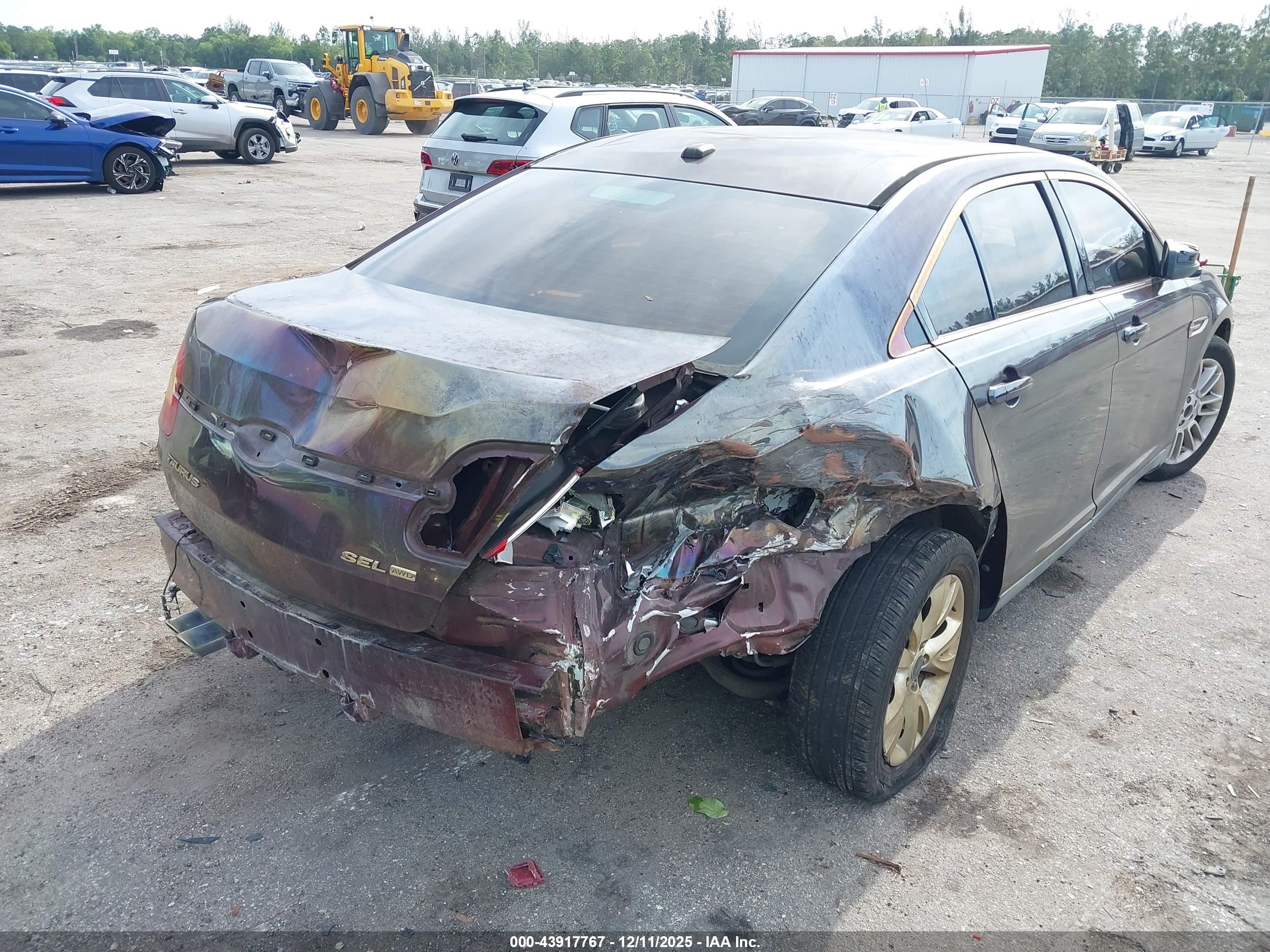 FORD TAURUS image 6