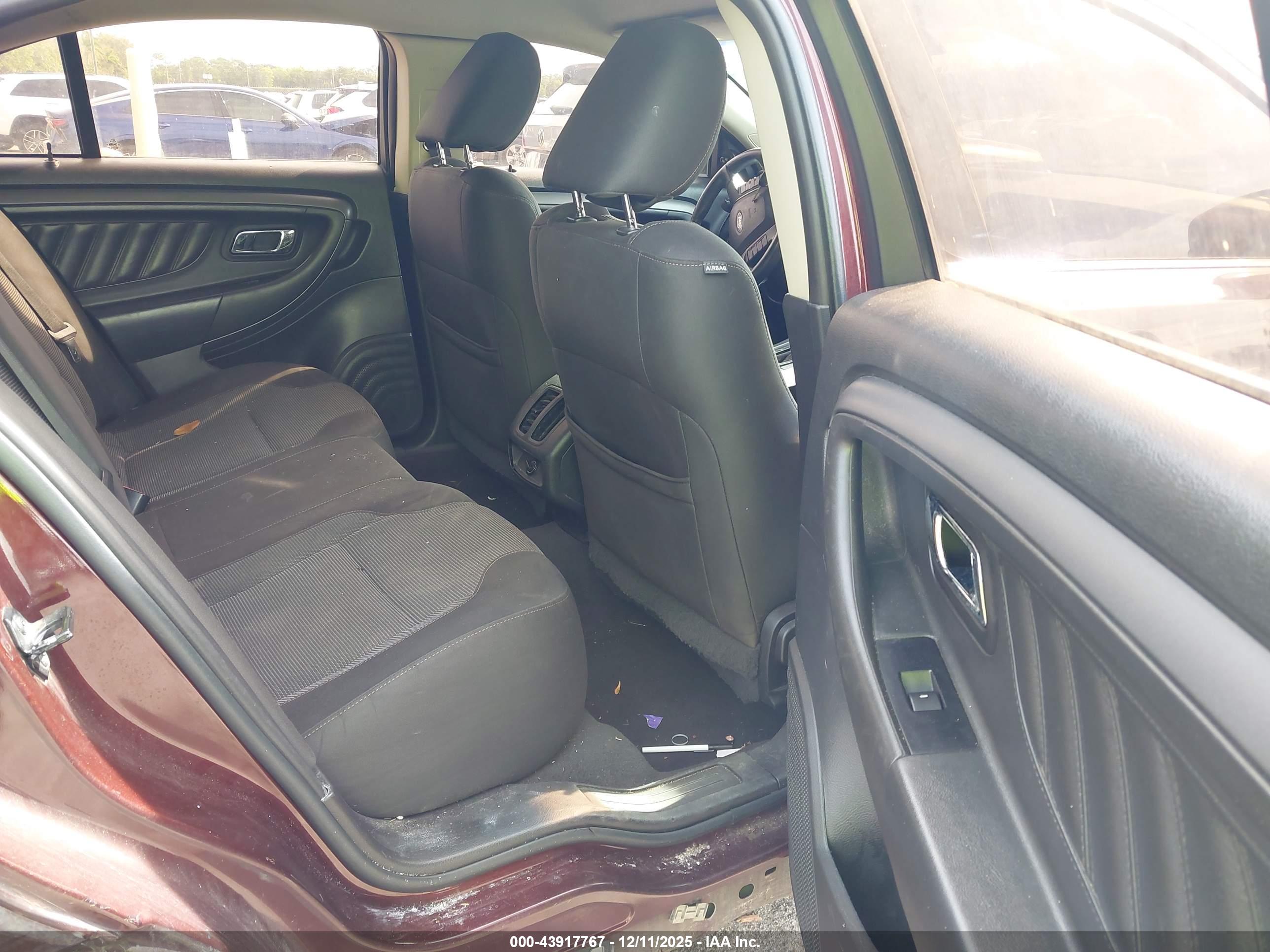FORD TAURUS image 8