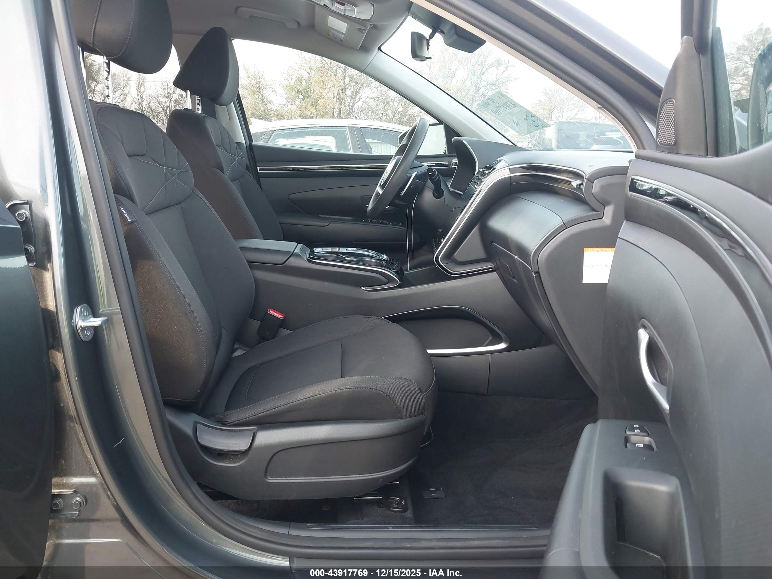 HYUNDAI TUCSON image 5
