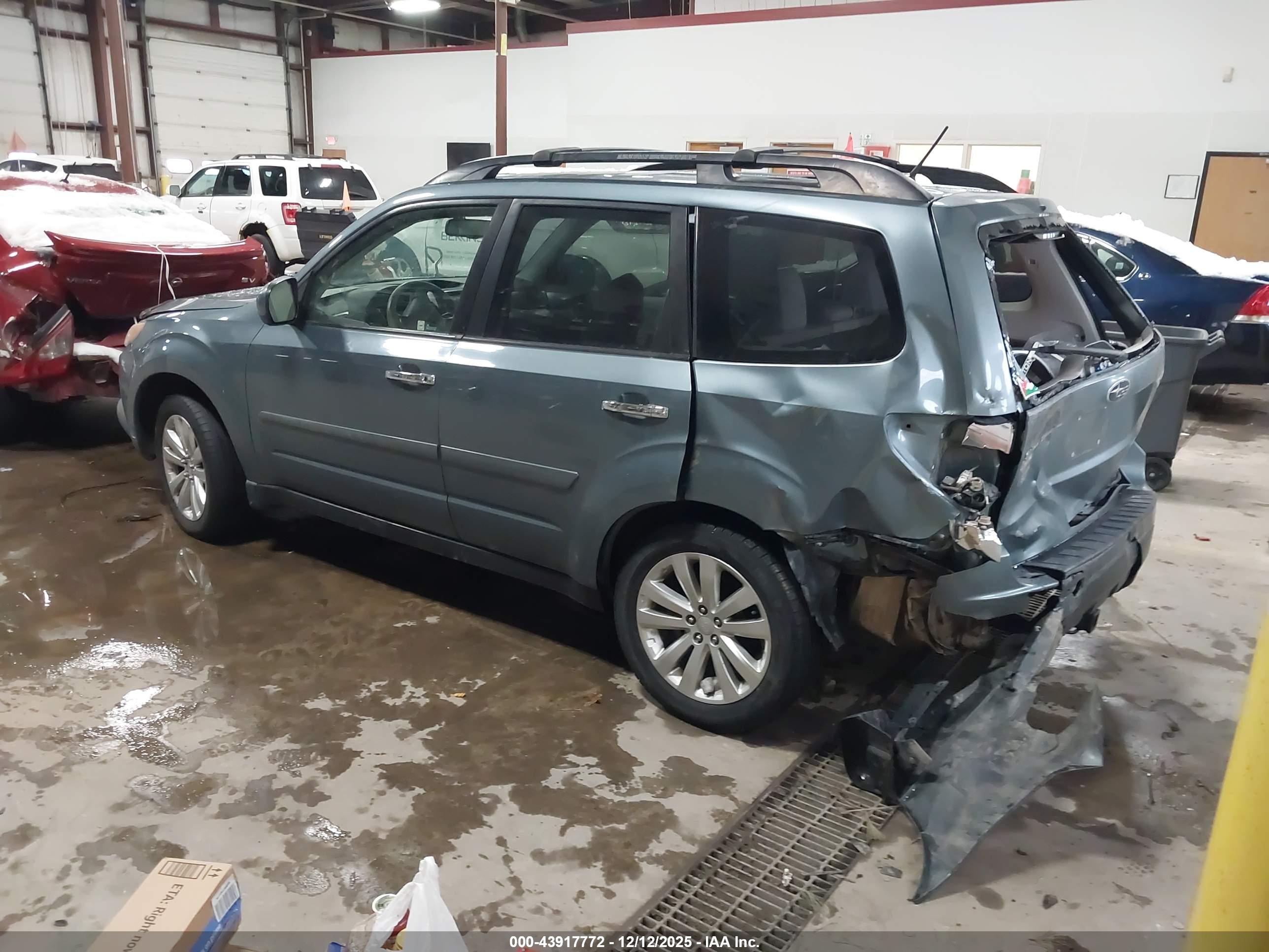 SUBARU FORESTER image 3