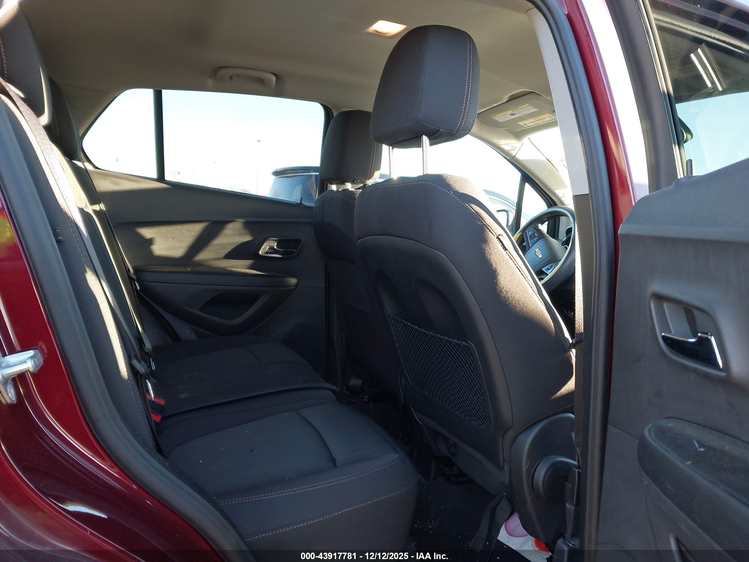 CHEVROLET TRAX image 8