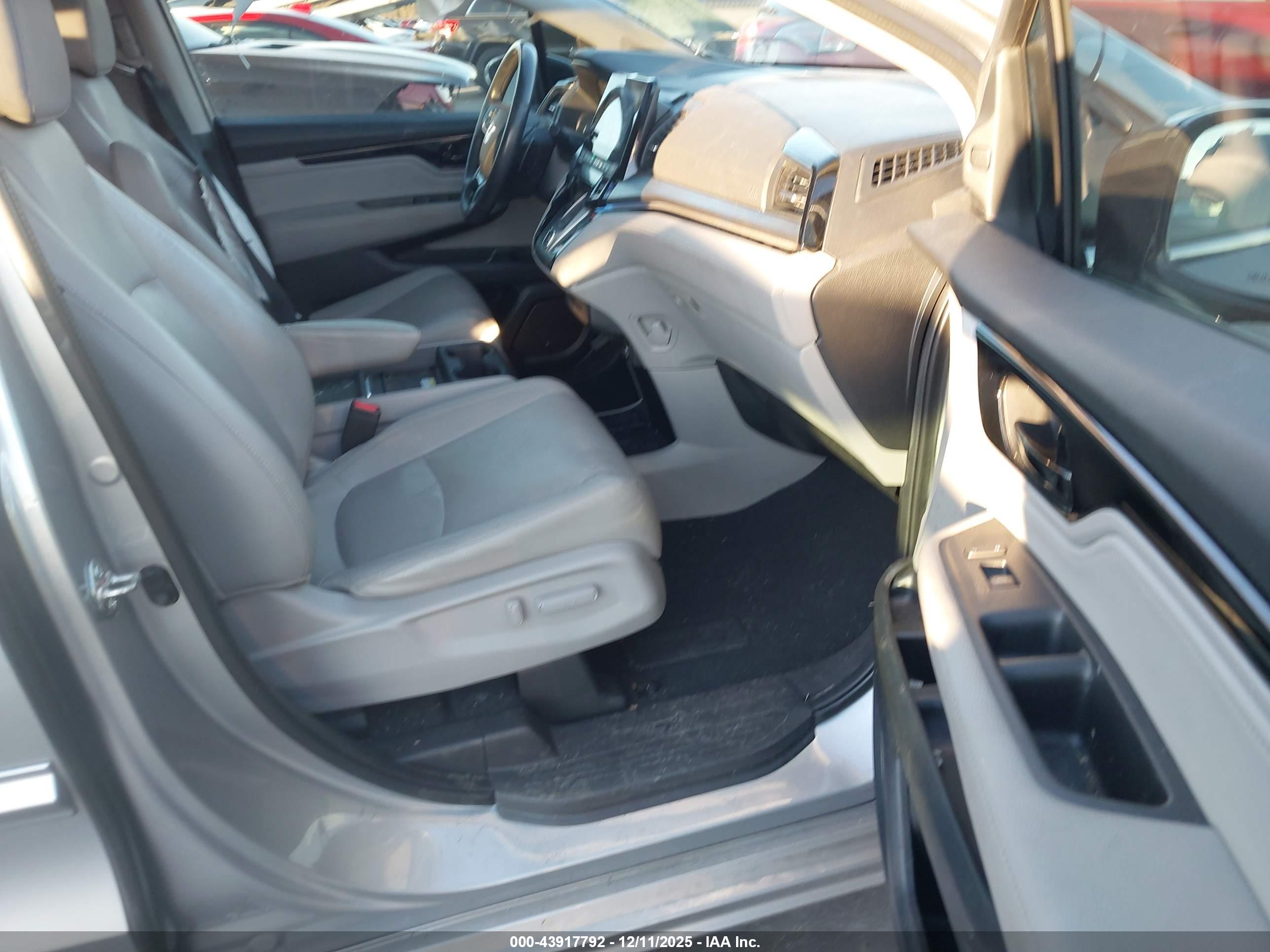 HONDA ODYSSEY image 5