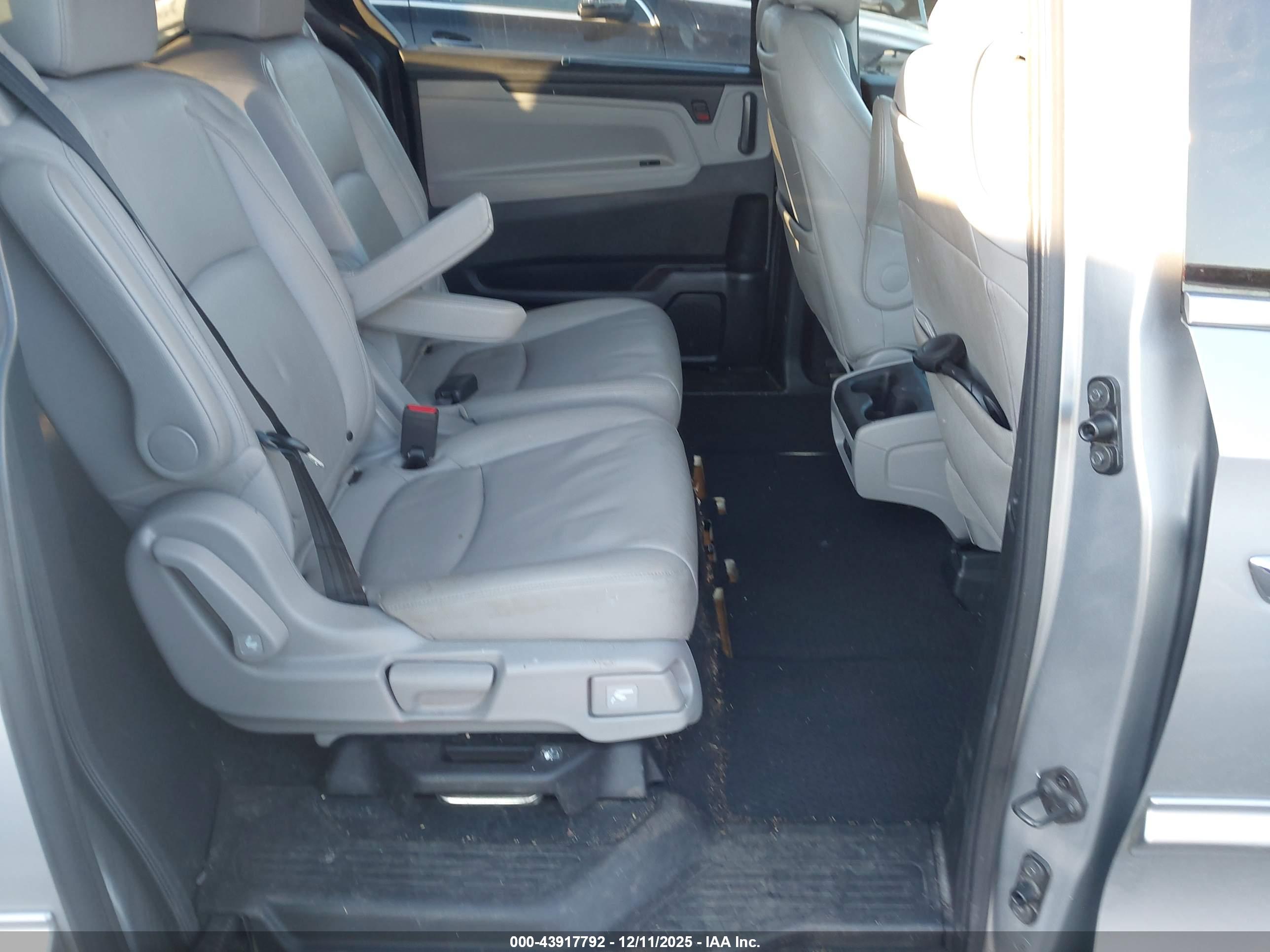 HONDA ODYSSEY image 8