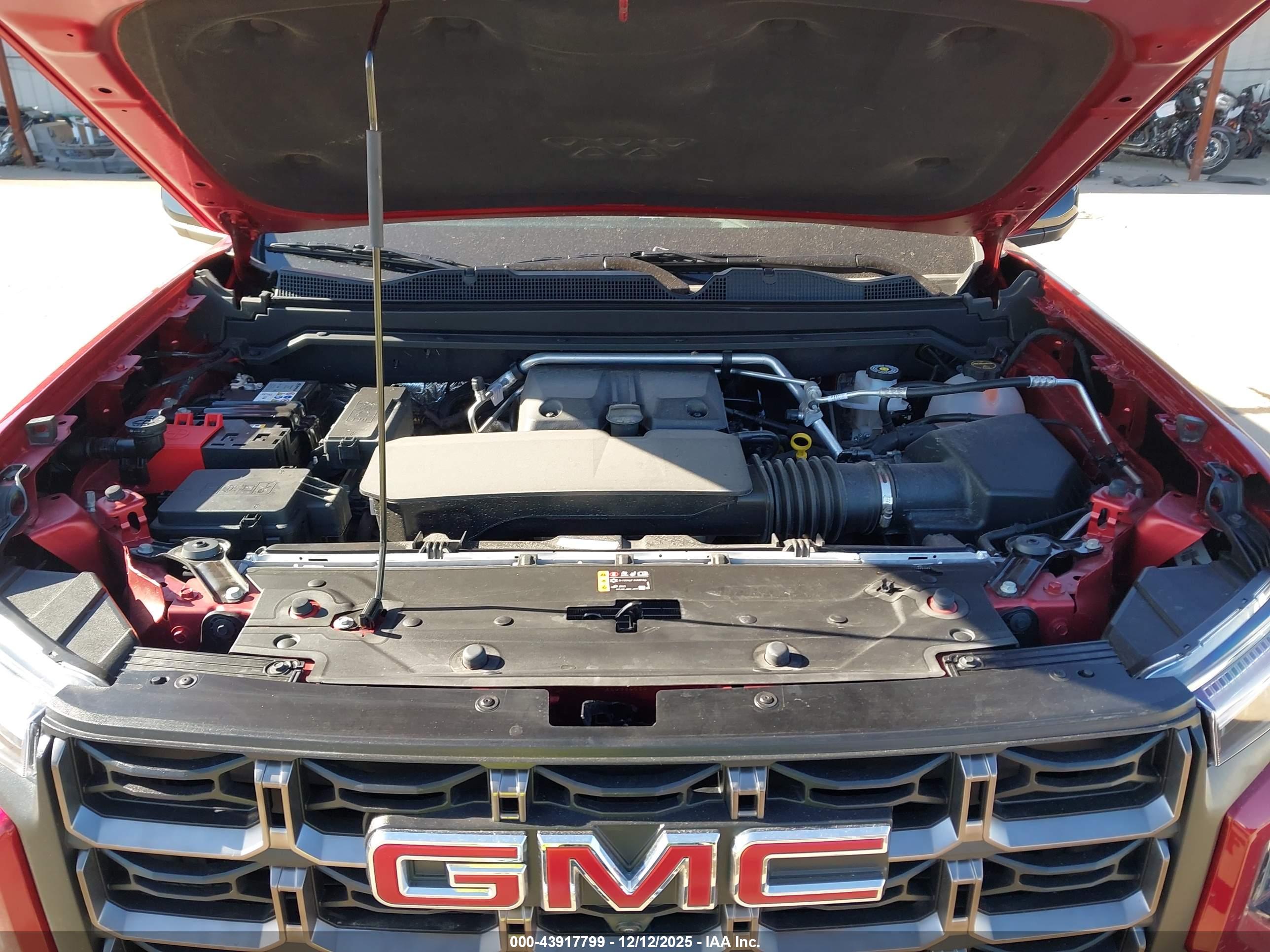 GMC CANYON image 10