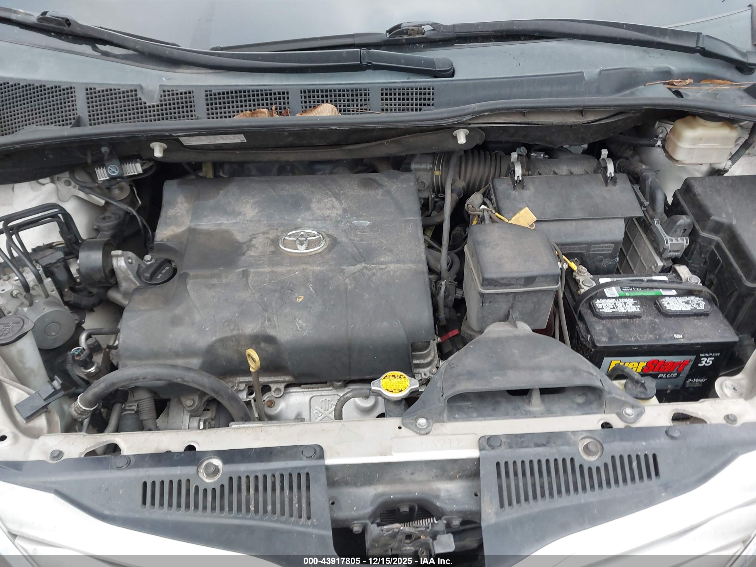 TOYOTA SIENNA image 10